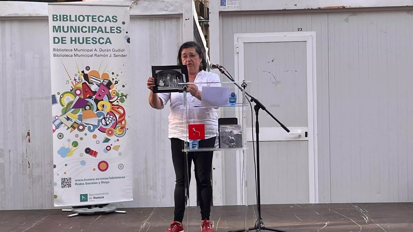 Recital del grupo de creación poética de las Bibliotecas Municipales. Foto Mercedes Manterola