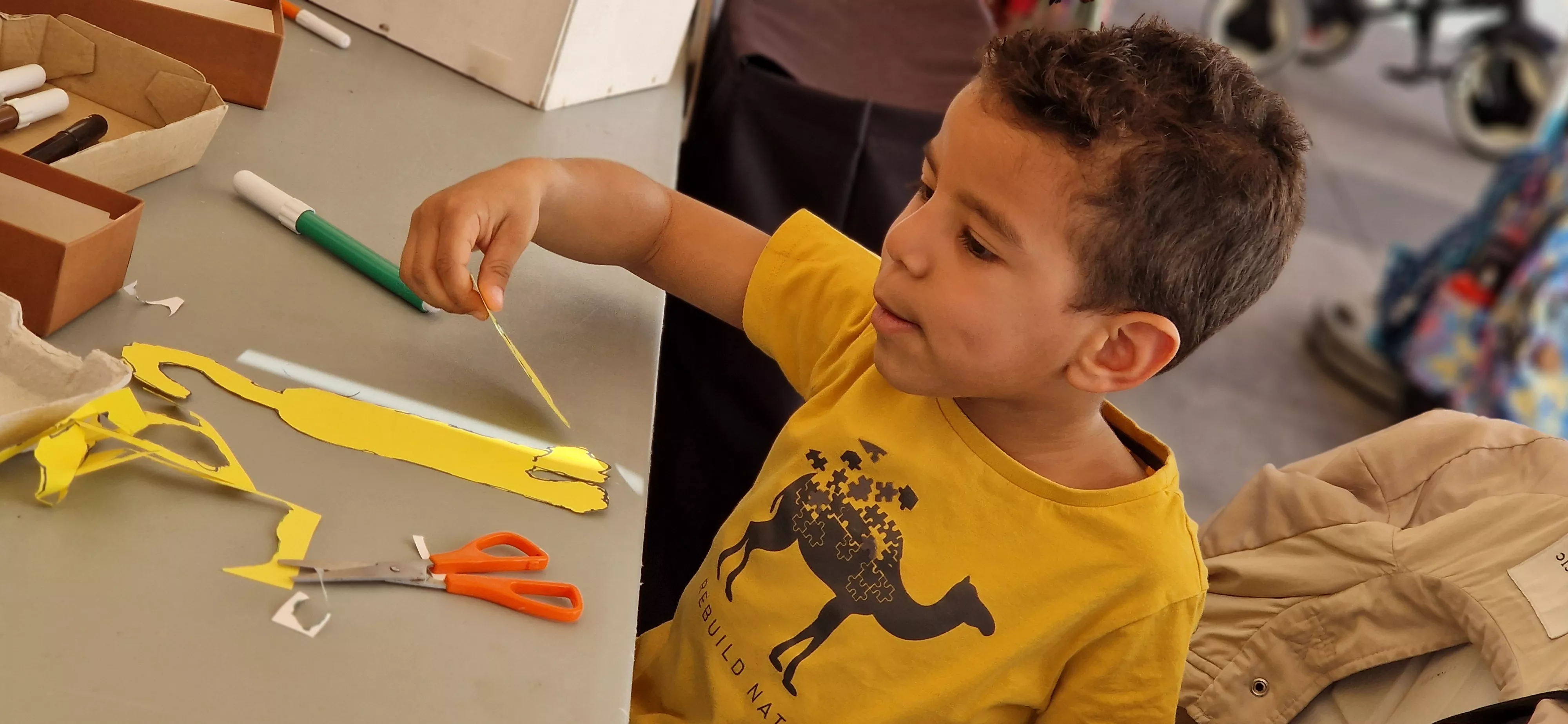 Taller de manualidades con Vicky de Sus. Foto Myriam Martínez