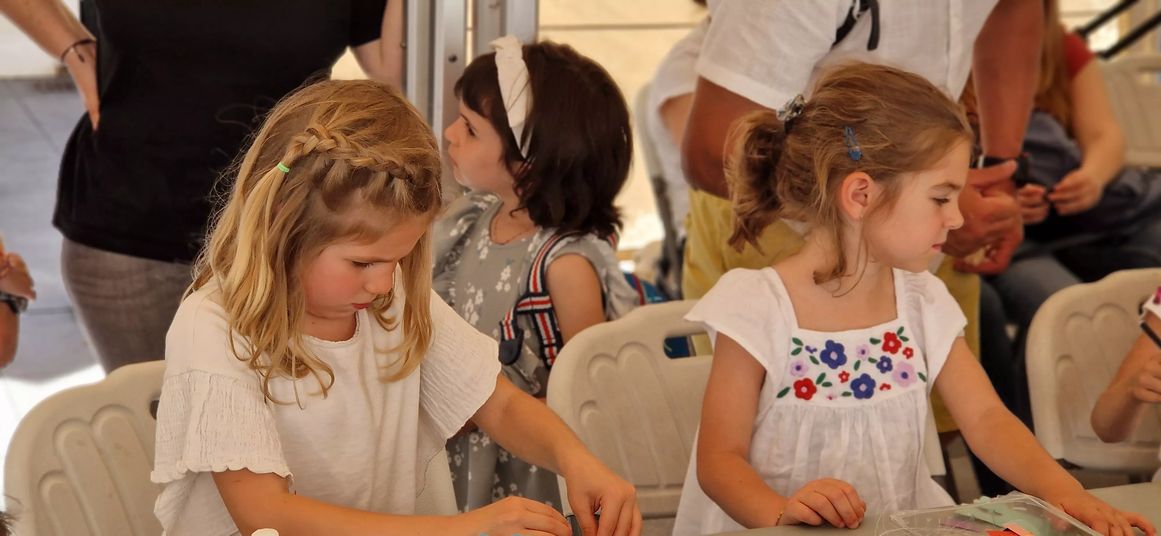 Taller de manualidades con Vicky de Sus. Foto Myriam Martínez