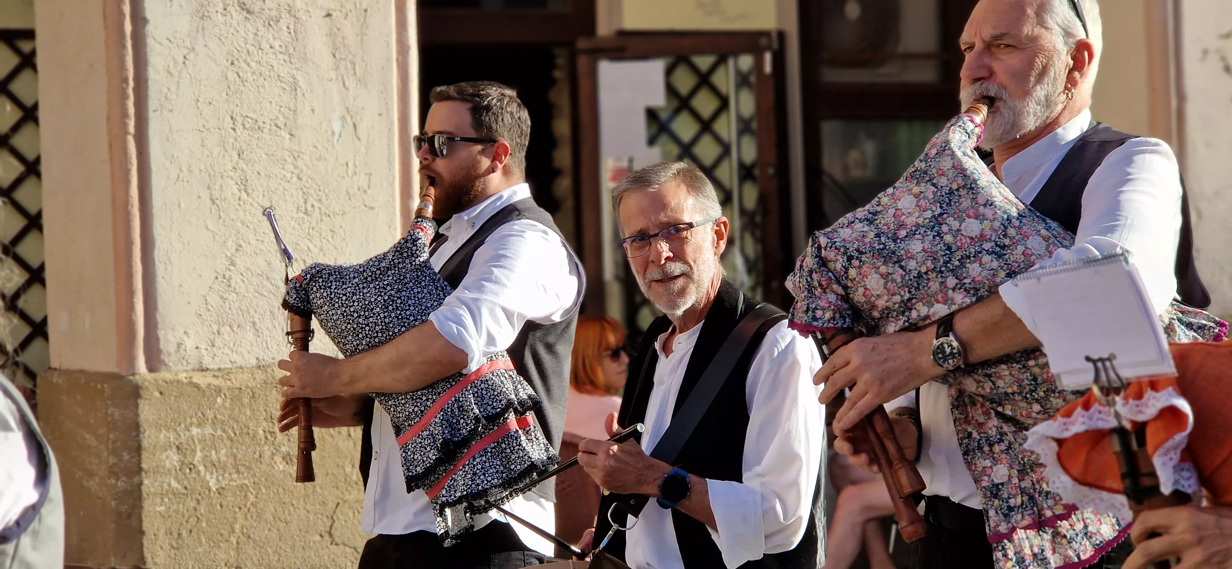 Gaiteros en la Feria del Libro. Foto Myriam Martínez