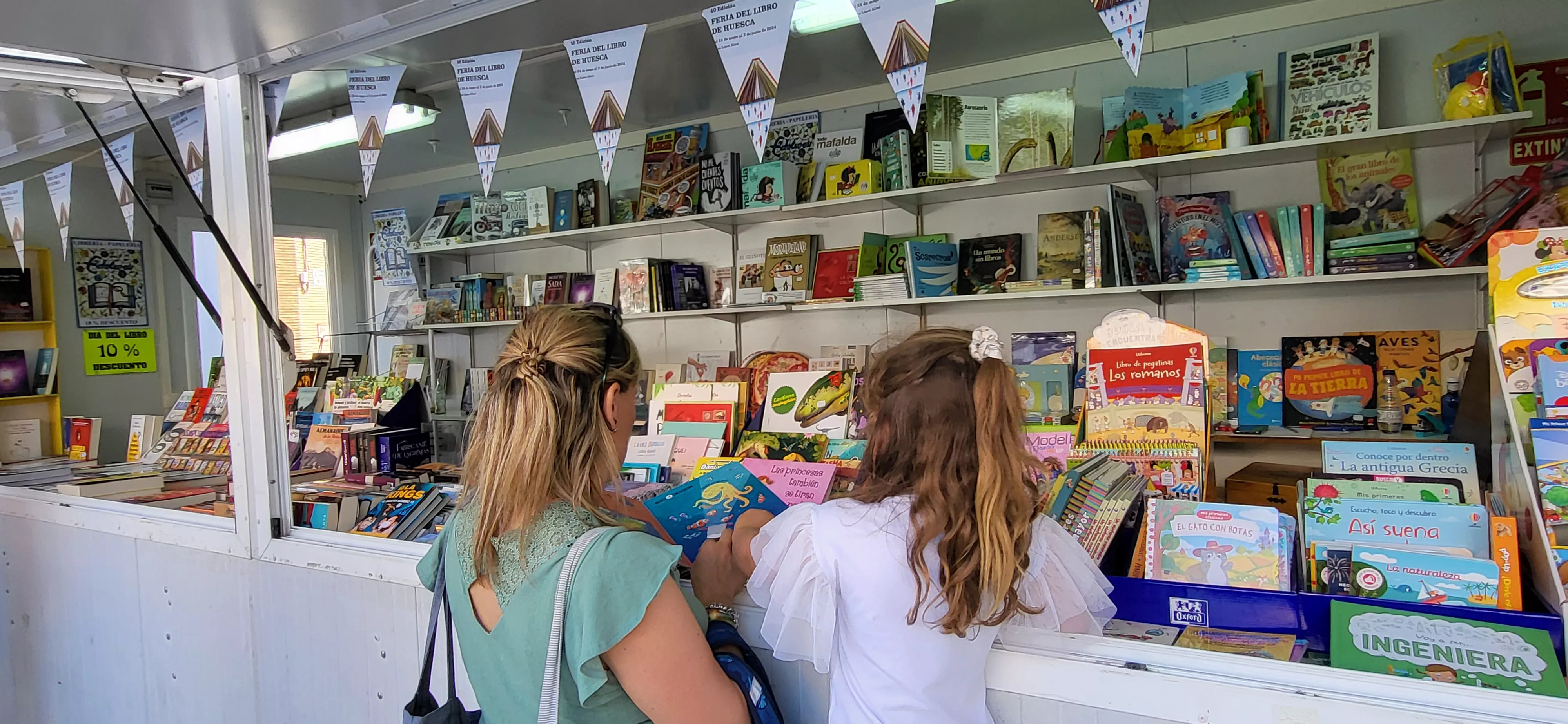 Jornada del miércoles en la 40 Feria del Libro de Huesca. Foto Mercedes Manterola