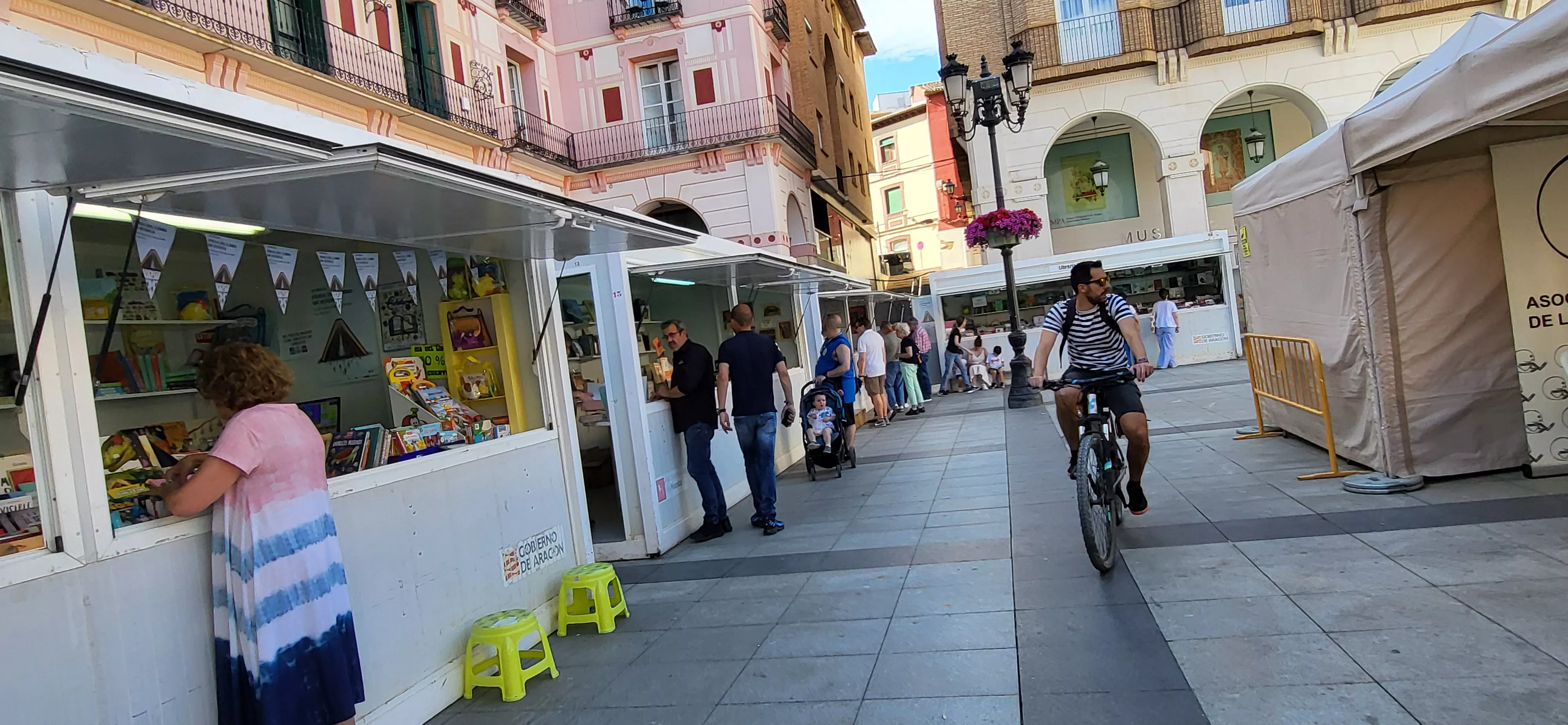 Jornada del miércoles en la 40 Feria del Libro de Huesca. Foto Mercedes Manterola