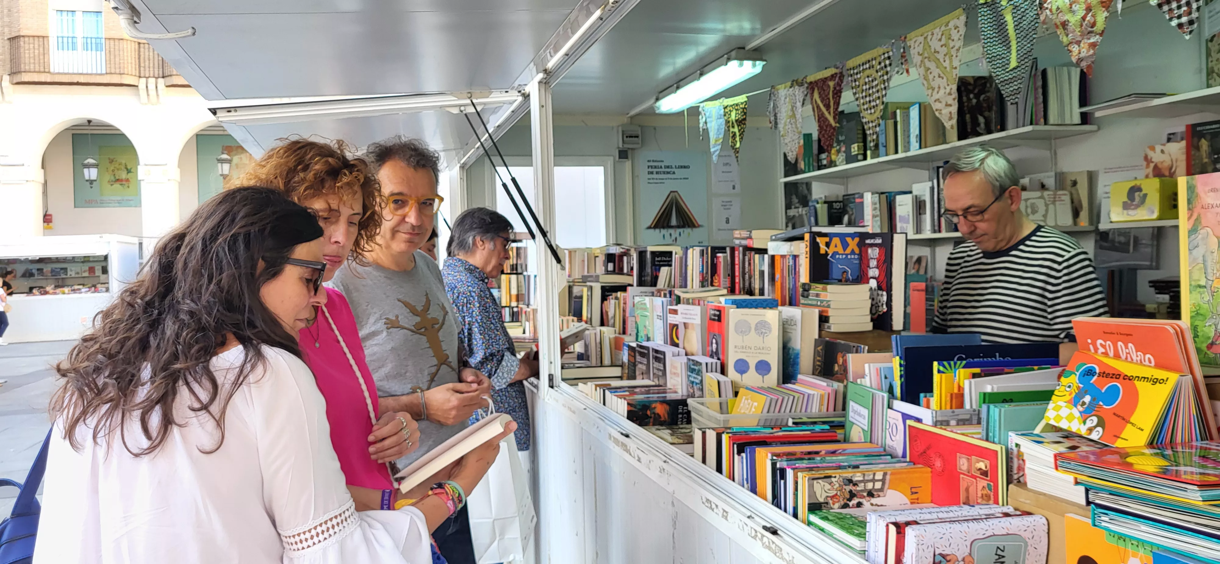 Jornada del miércoles en la 40 Feria del Libro de Huesca. Foto Mercedes Manterola
