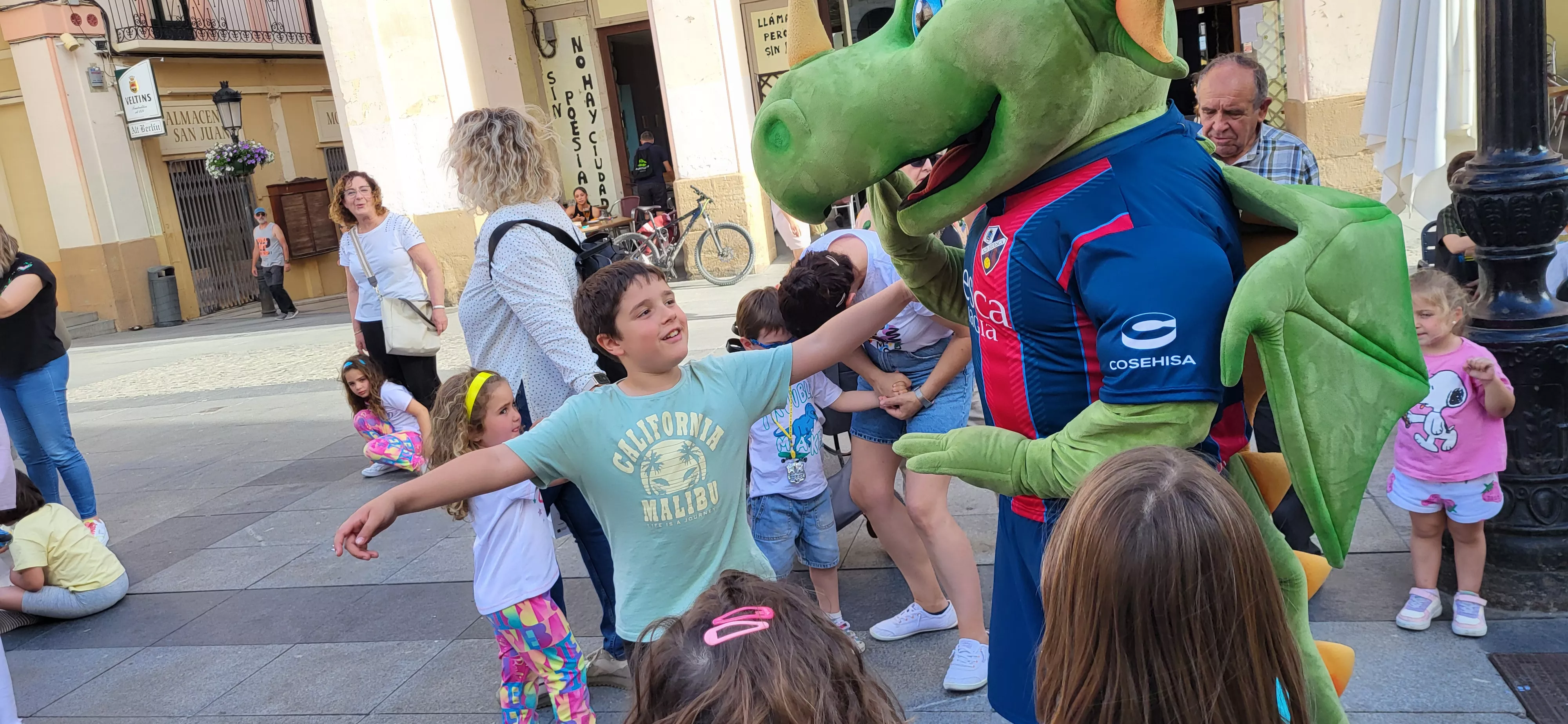 Dragonés ha participado en la Feria del Libro de Huesca. Foto Mercedes Manterola