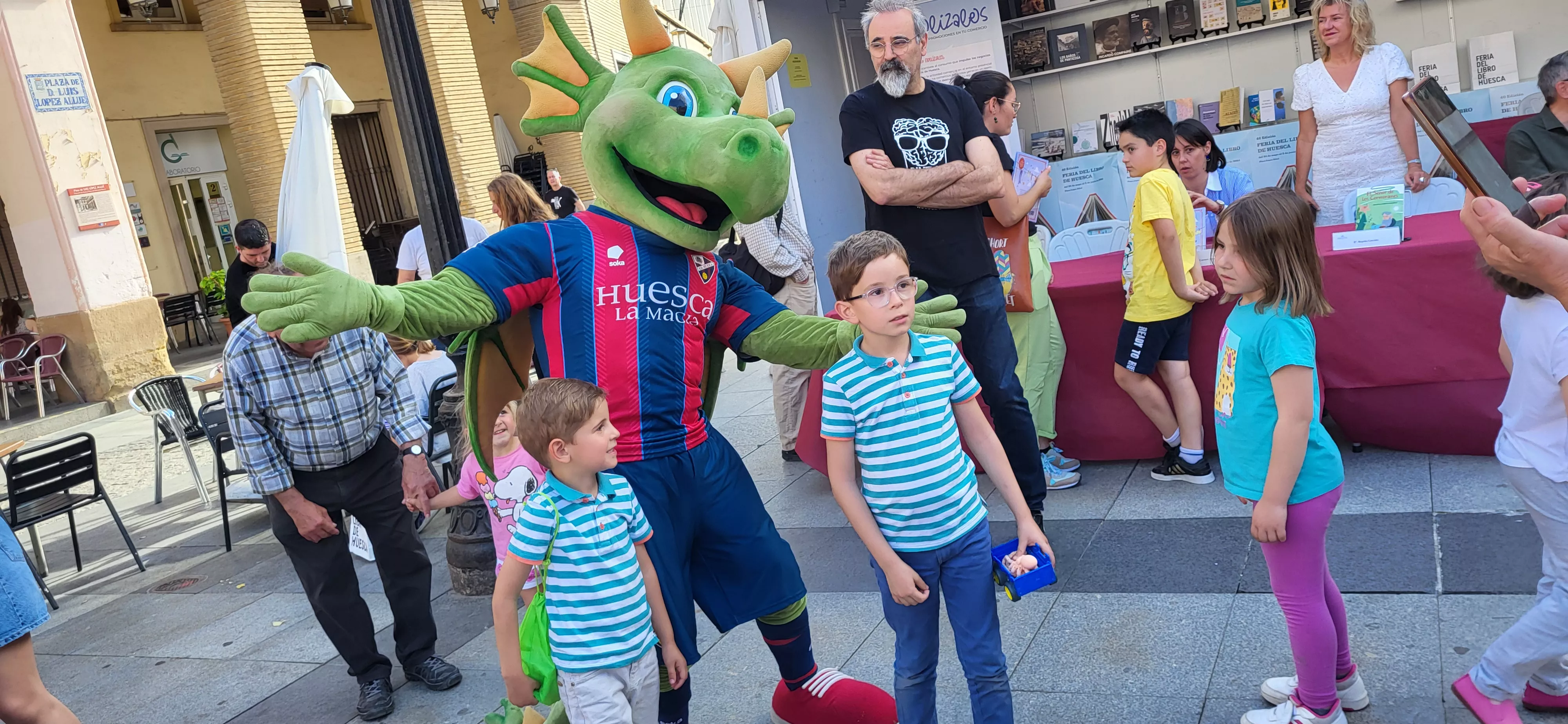 Dragonés ha participado en la Feria del Libro de Huesca. Foto Mercedes Manterola