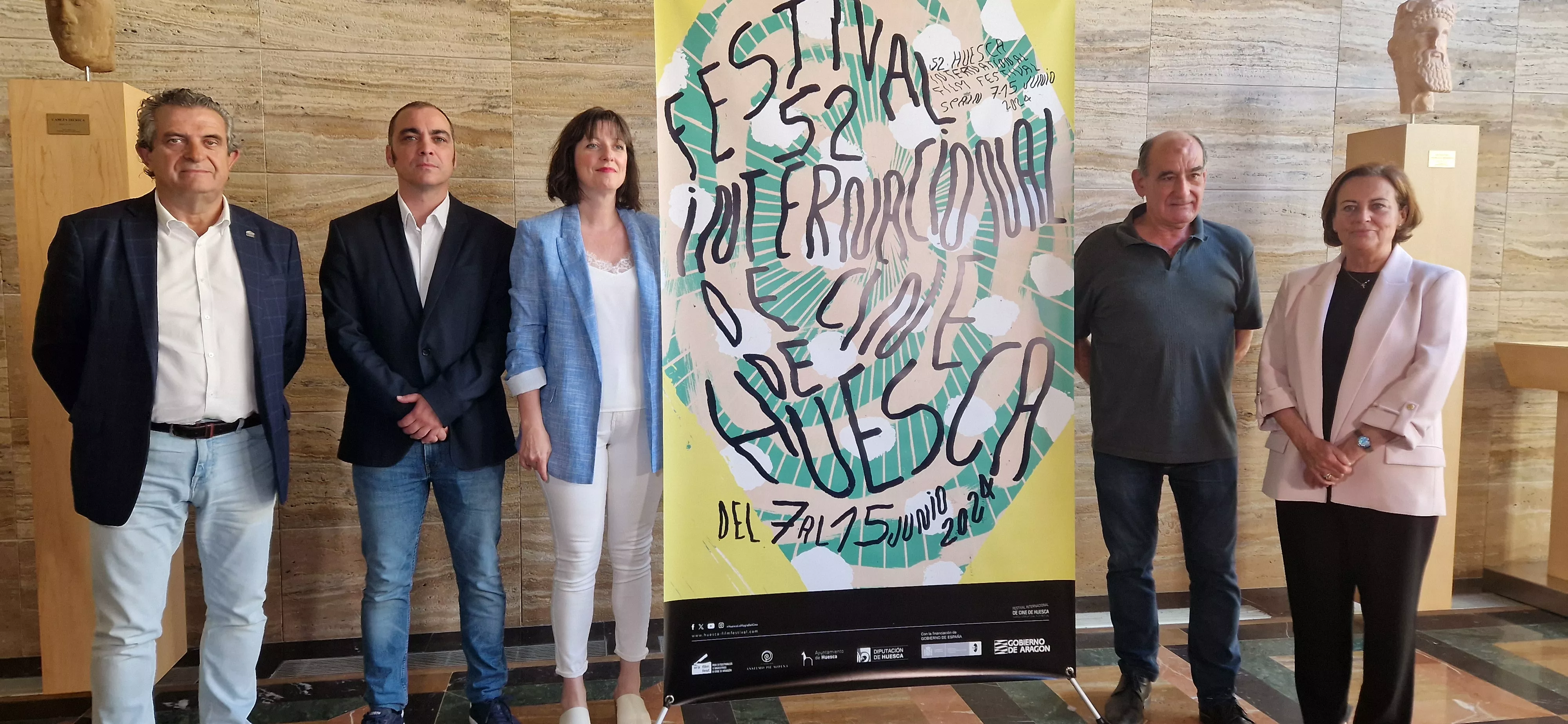 Manolo Pérez, Carlos Sampériz, Estela Rasal, Manuel Avellanas y Teruca Moreno han presentado el 52ª Festival de Cine de Huesca. Foto Myriam Martínez
