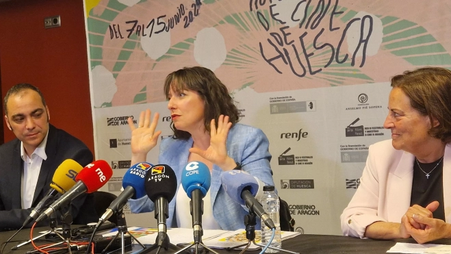 Estela Rasal, entre Carlos Sampériz y Teruca Moreno. Foto Myriam Martínez Estela Rasal, entre Carlos Sampériz y Teruca Moreno. Foto Myriam Martínez