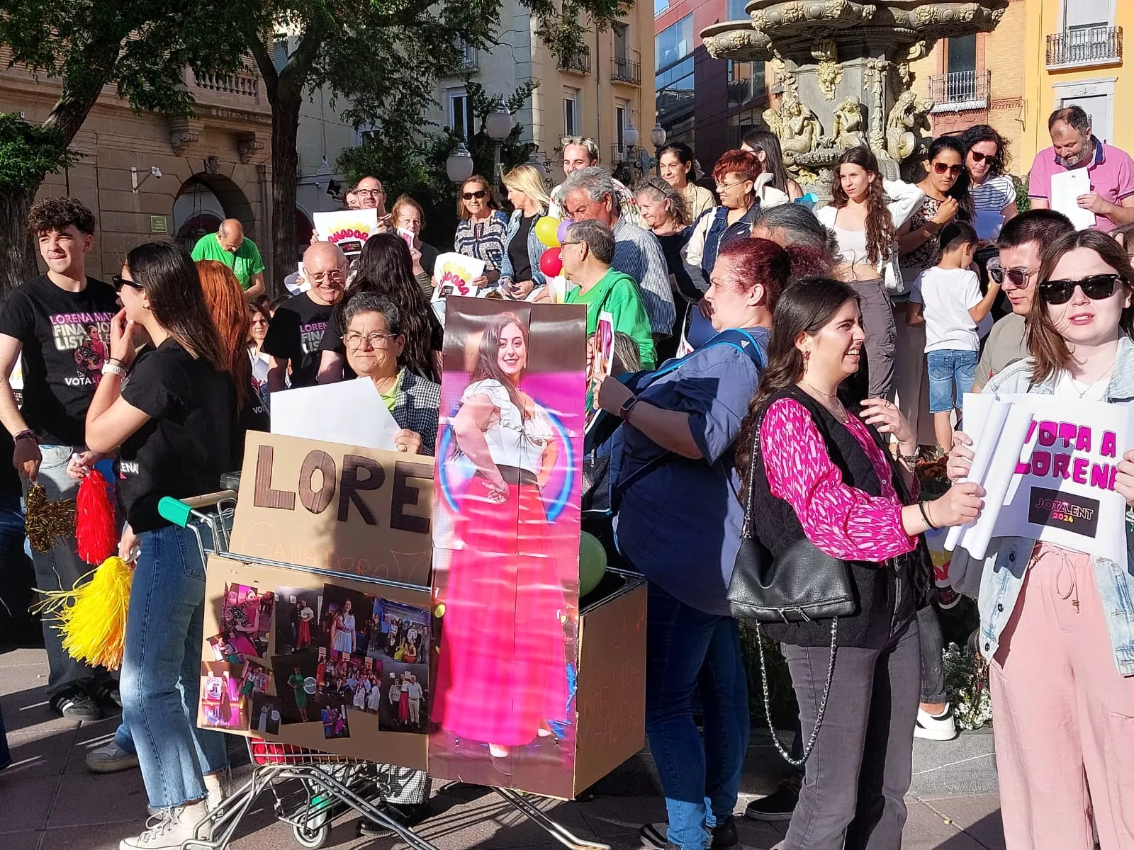 Lorena Mata en la Plaza de Navarra en la promoción de Jotalent