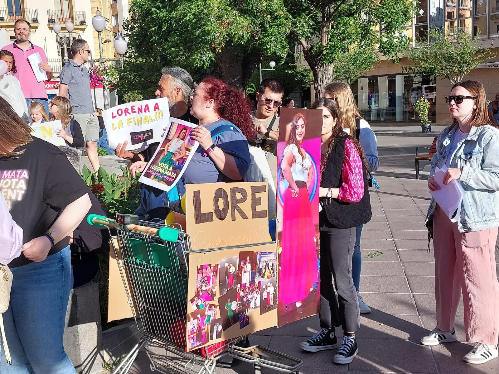 Lorena Mata en la Plaza de Navarra en la promoción de Jotalent