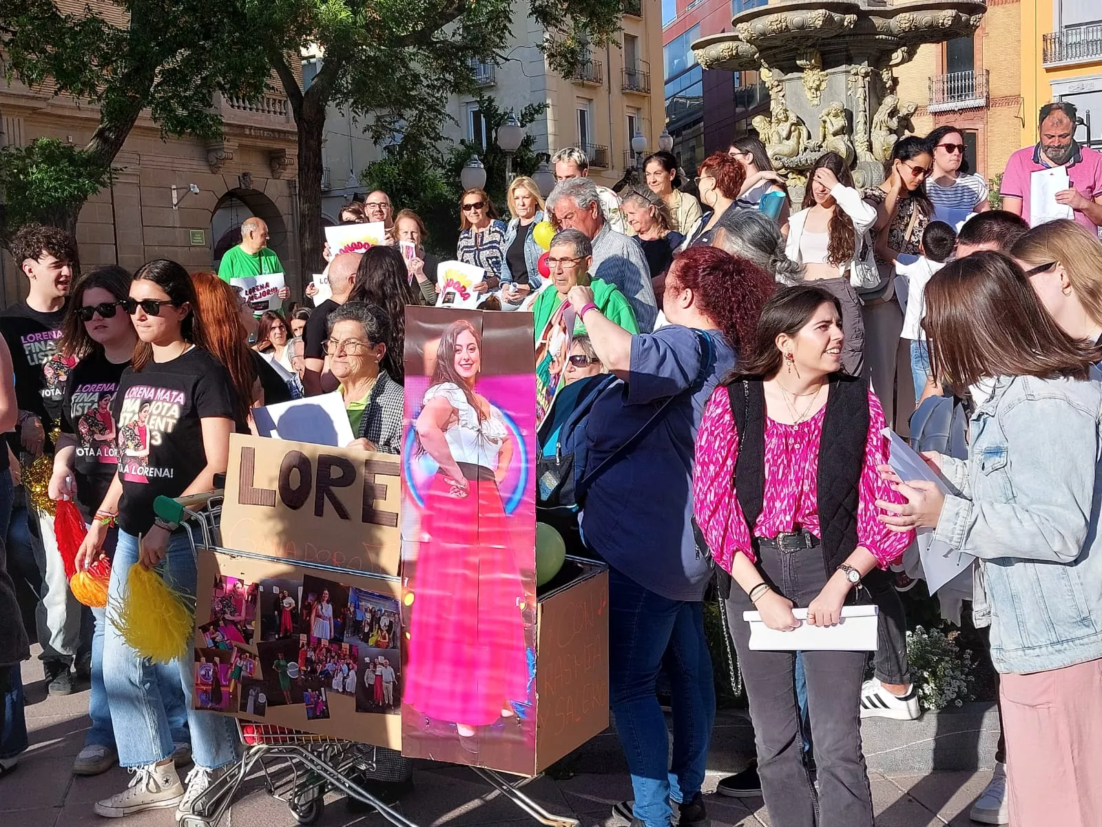 Lorena Mata en la Plaza de Navarra en la promoción de Jotalent