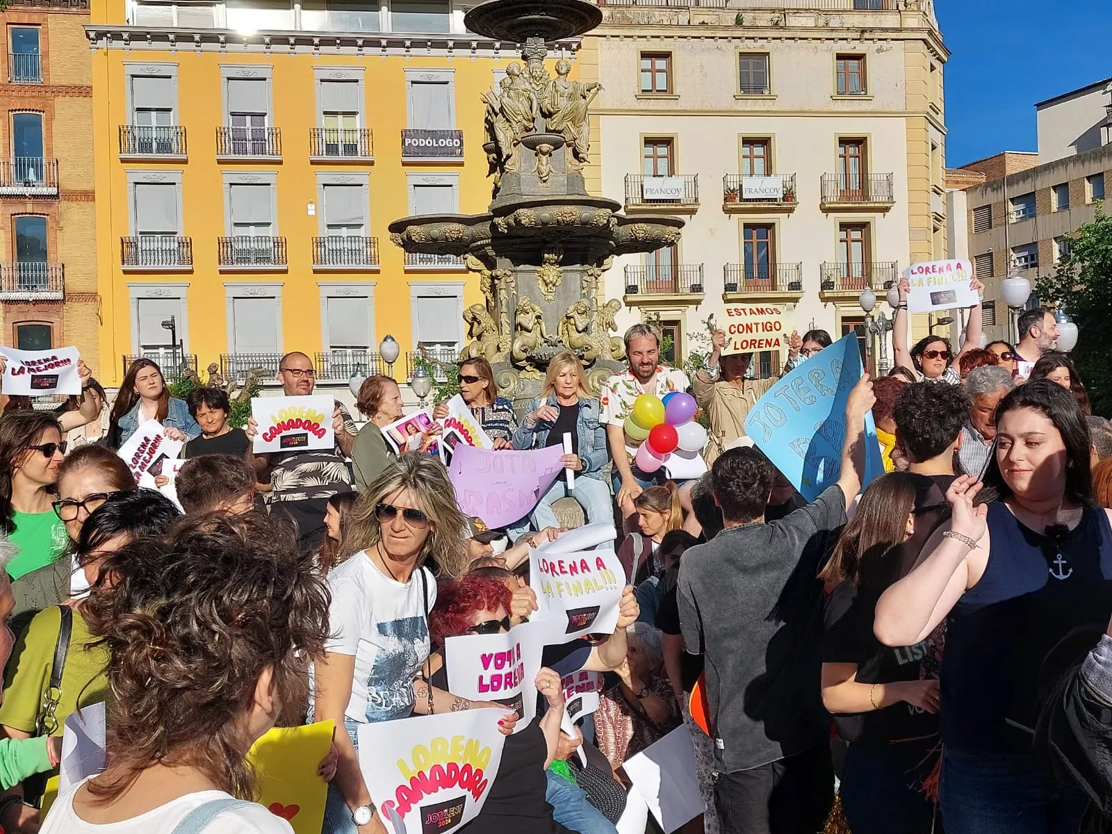 Lorena Mata en la Plaza de Navarra en la promoción de Jotalent