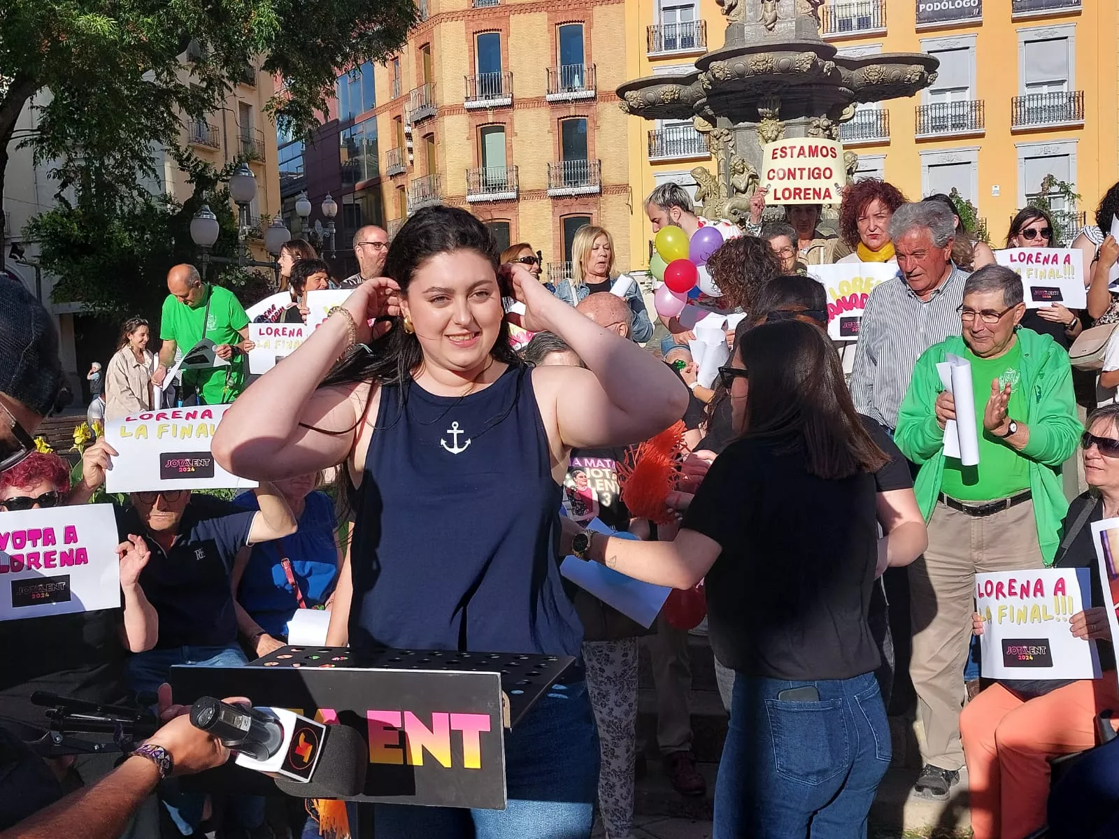 Lorena Mata en la Plaza de Navarra en la promoción de Jotalent