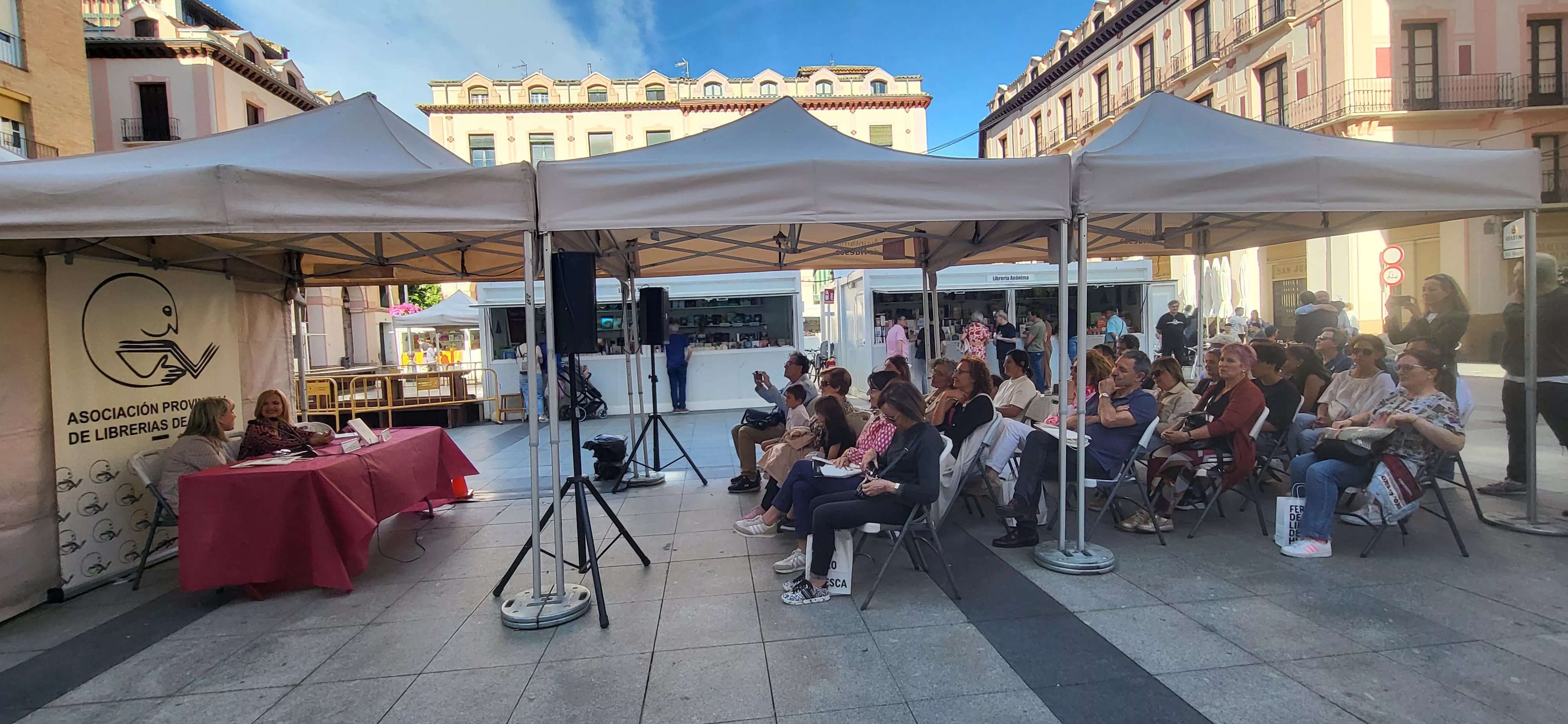 Presentación de "Y decidí amarme", de Gabriela Lardiés y Pilar Clau. Foto Mercedes Manterola