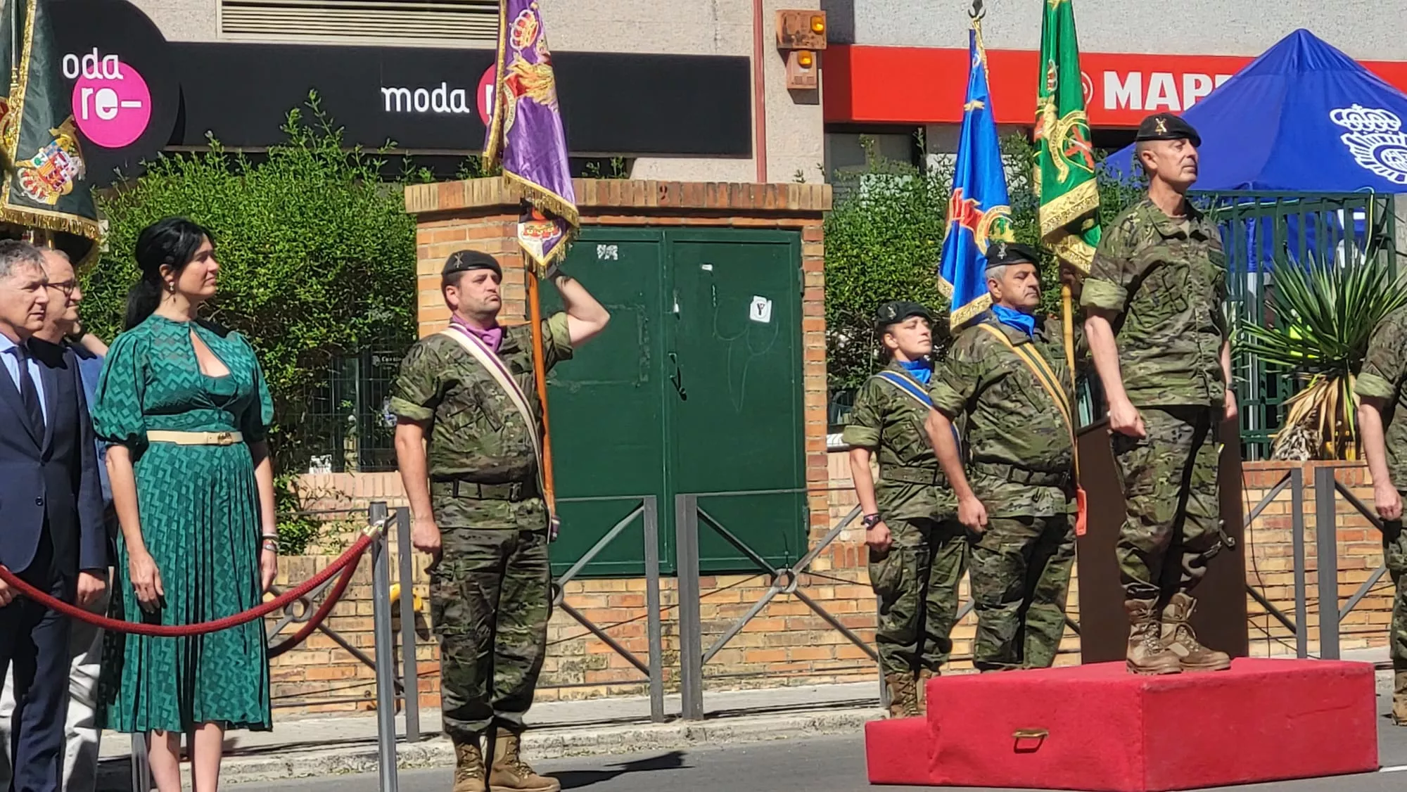 Acto de Izado de la Bandera en Huesca