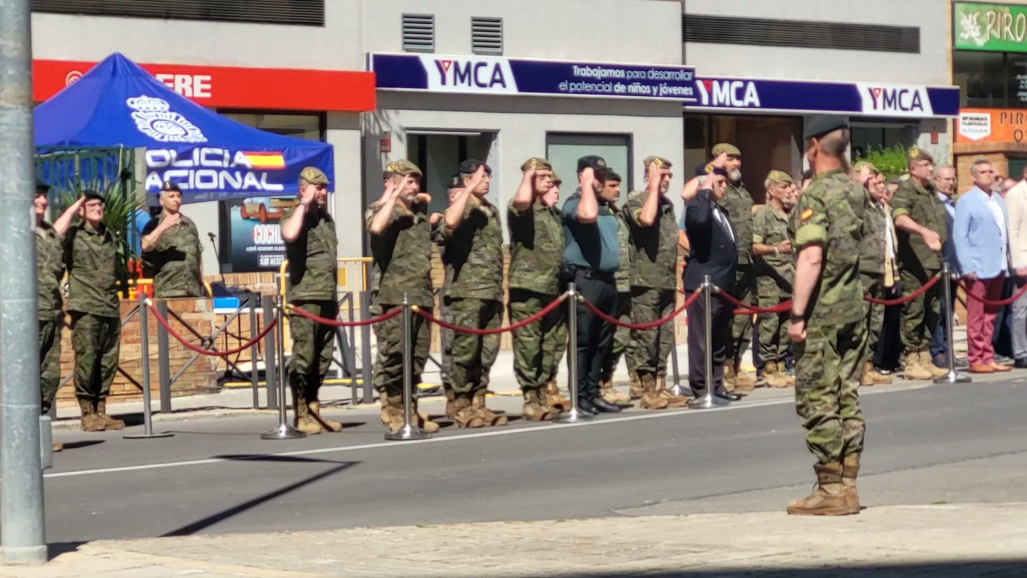 Acto de Izado de la Bandera en Huesca