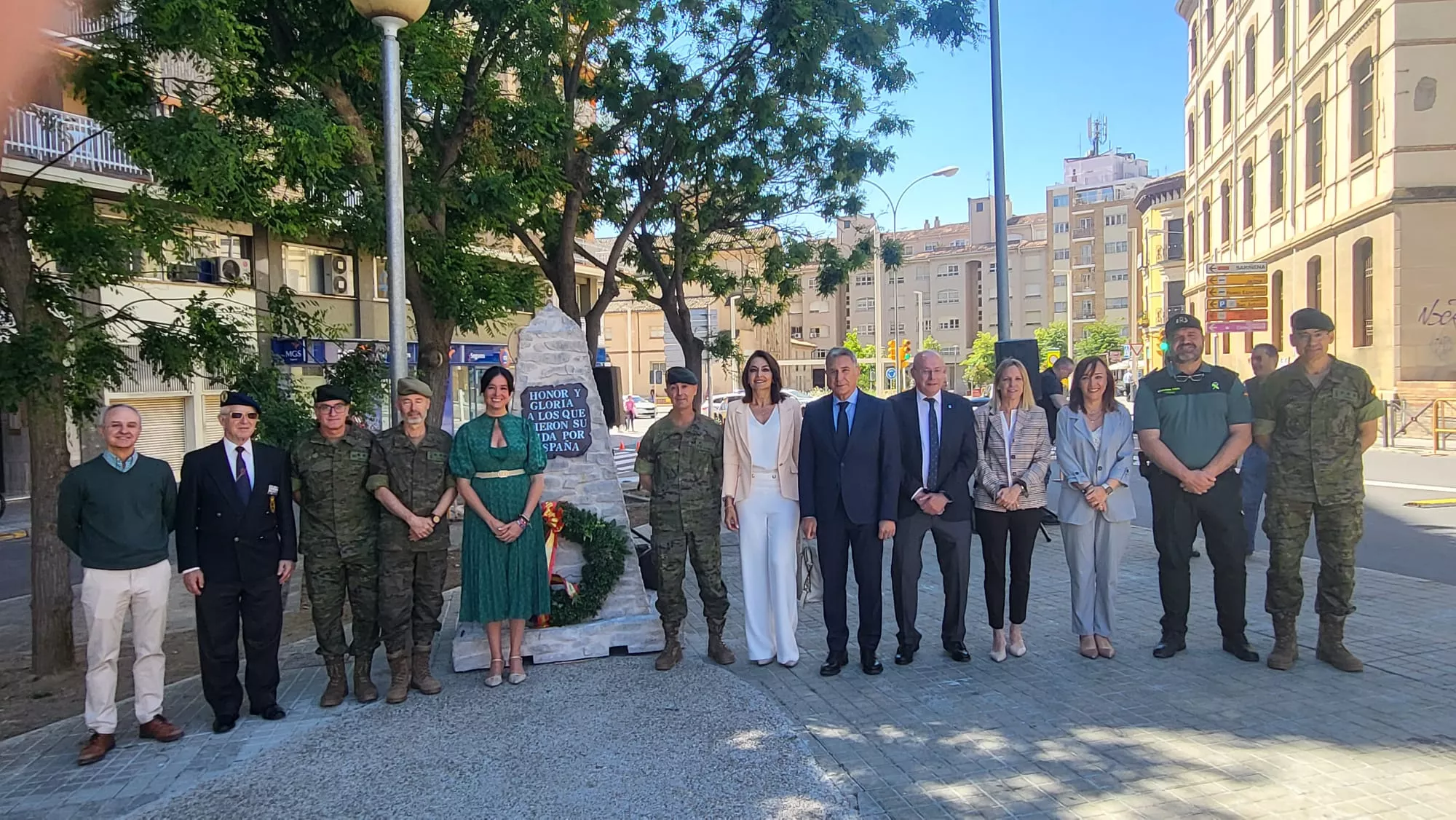 Acto de Izado de la Bandera en Huesca