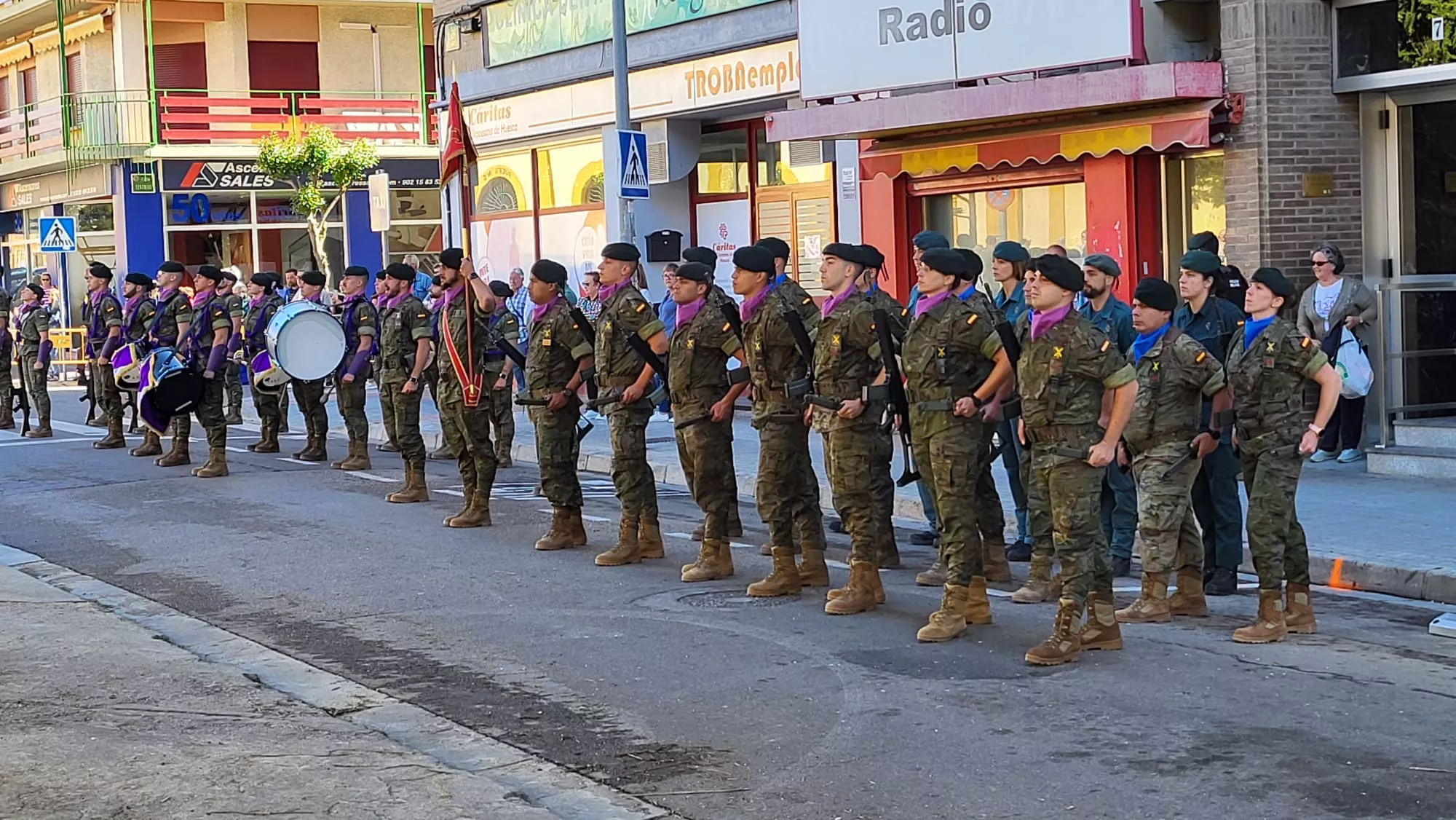 Acto de Izado de la Bandera en Huesca