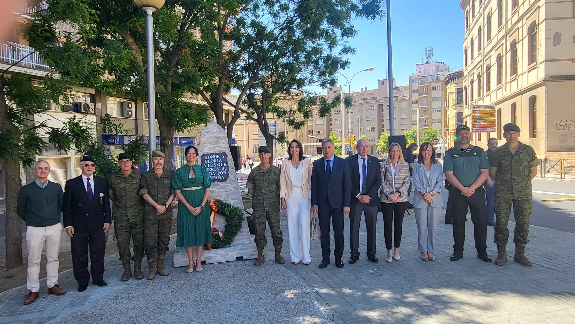 Acto de Izado de la Bandera en Huesca