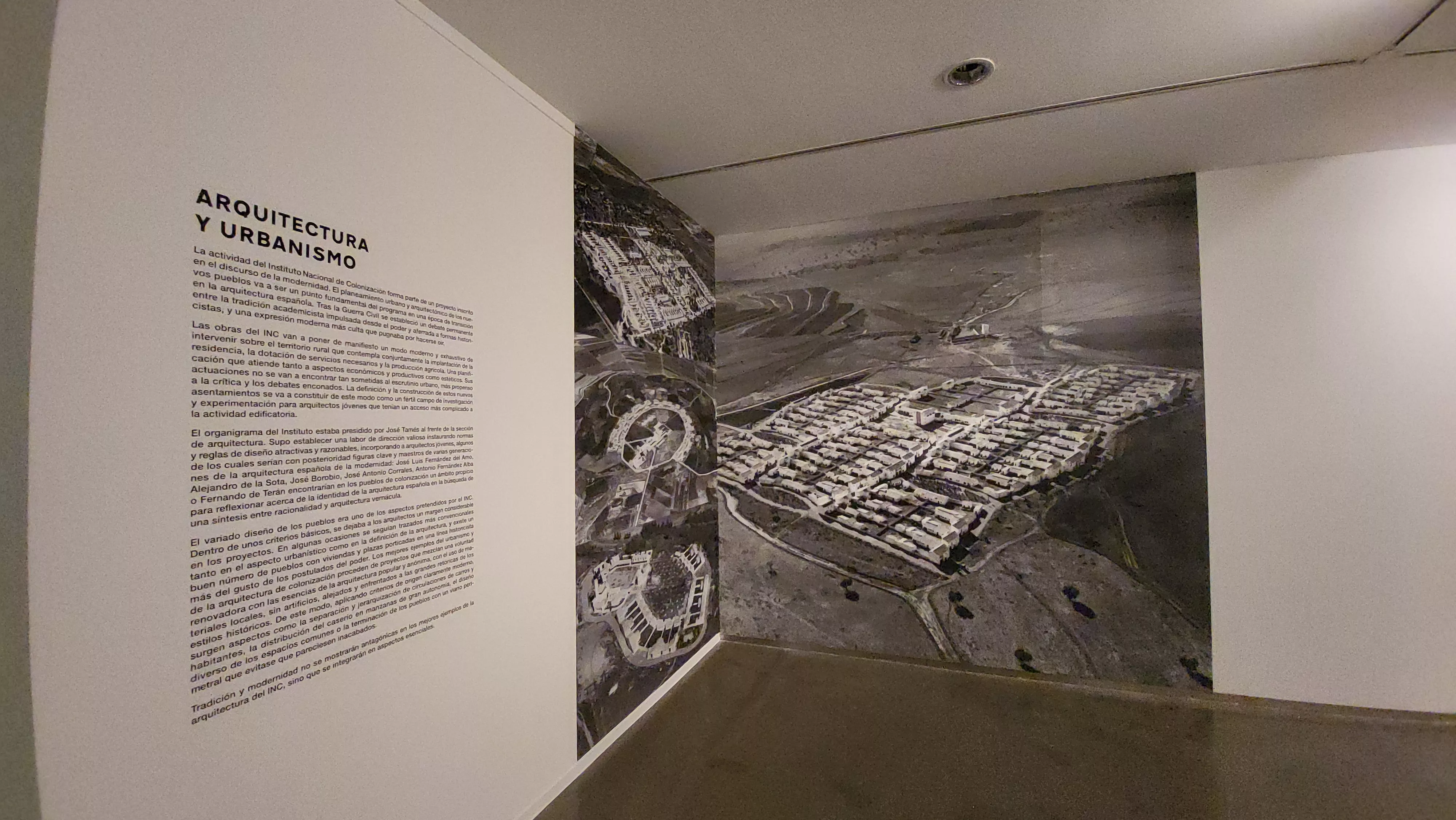 Exposición "Pueblos de colonización. Miradas a un paisaje inventado" en la DPH. Foto Mercedes Manterola