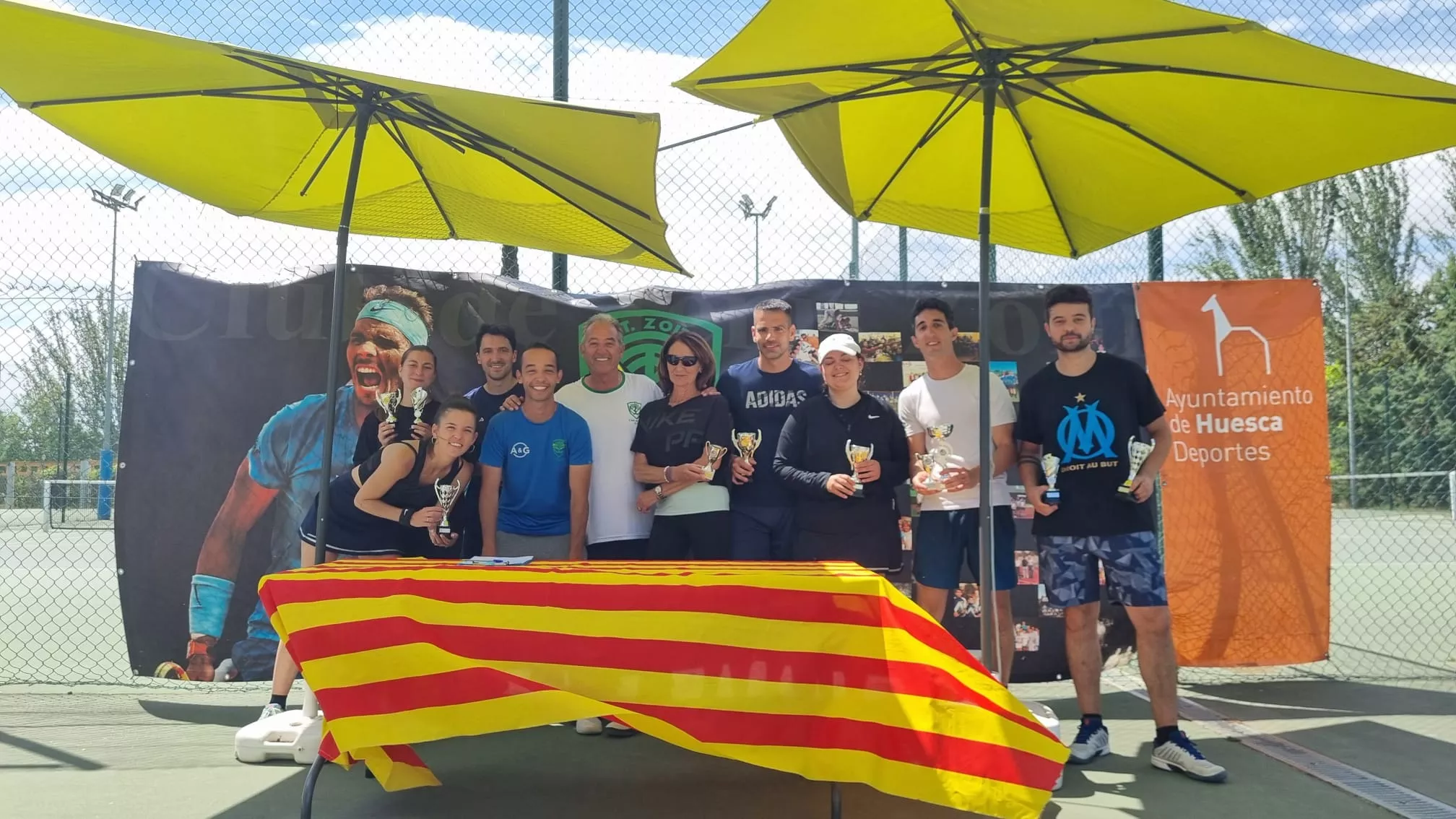Vencedores del Torneo de tenis que organizan Patronato de Deportes y Tenis Zoiti.