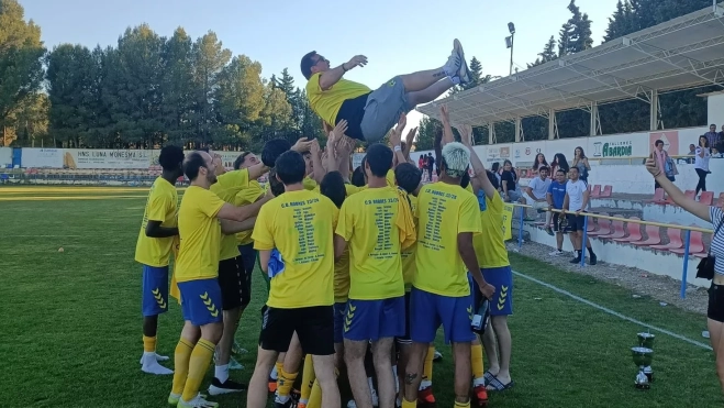 Manteo final de celebración. Manteo final de celebración.