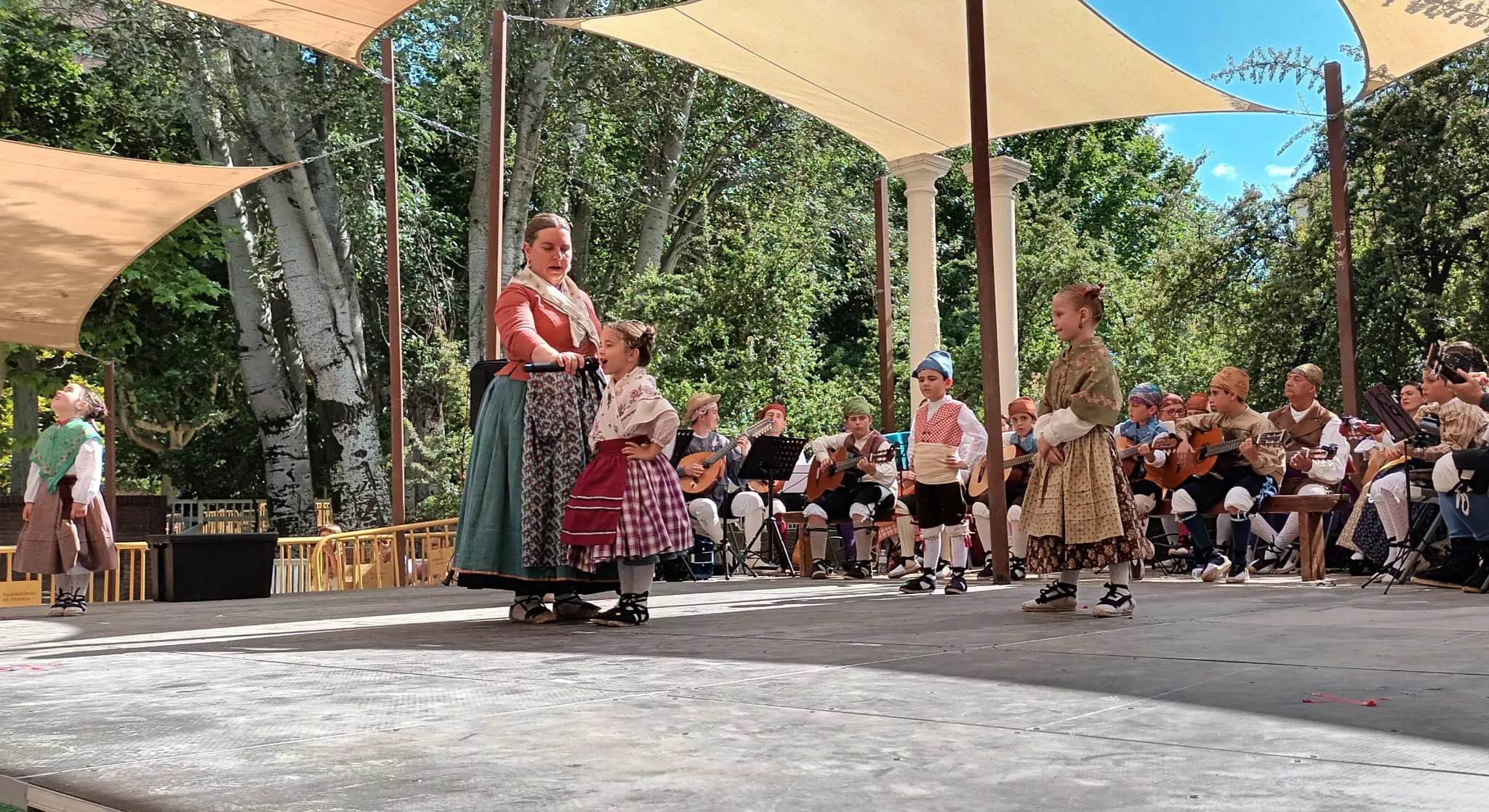 Agrupación Folklórica de Santa Cecilia en el Ciclo de Primavera 2024
