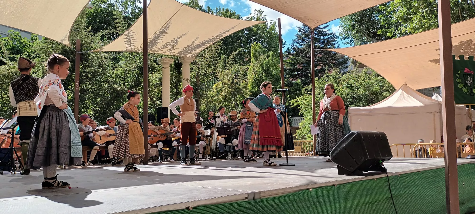 Agrupación Folklórica de Santa Cecilia en el Ciclo de Primavera 2024 