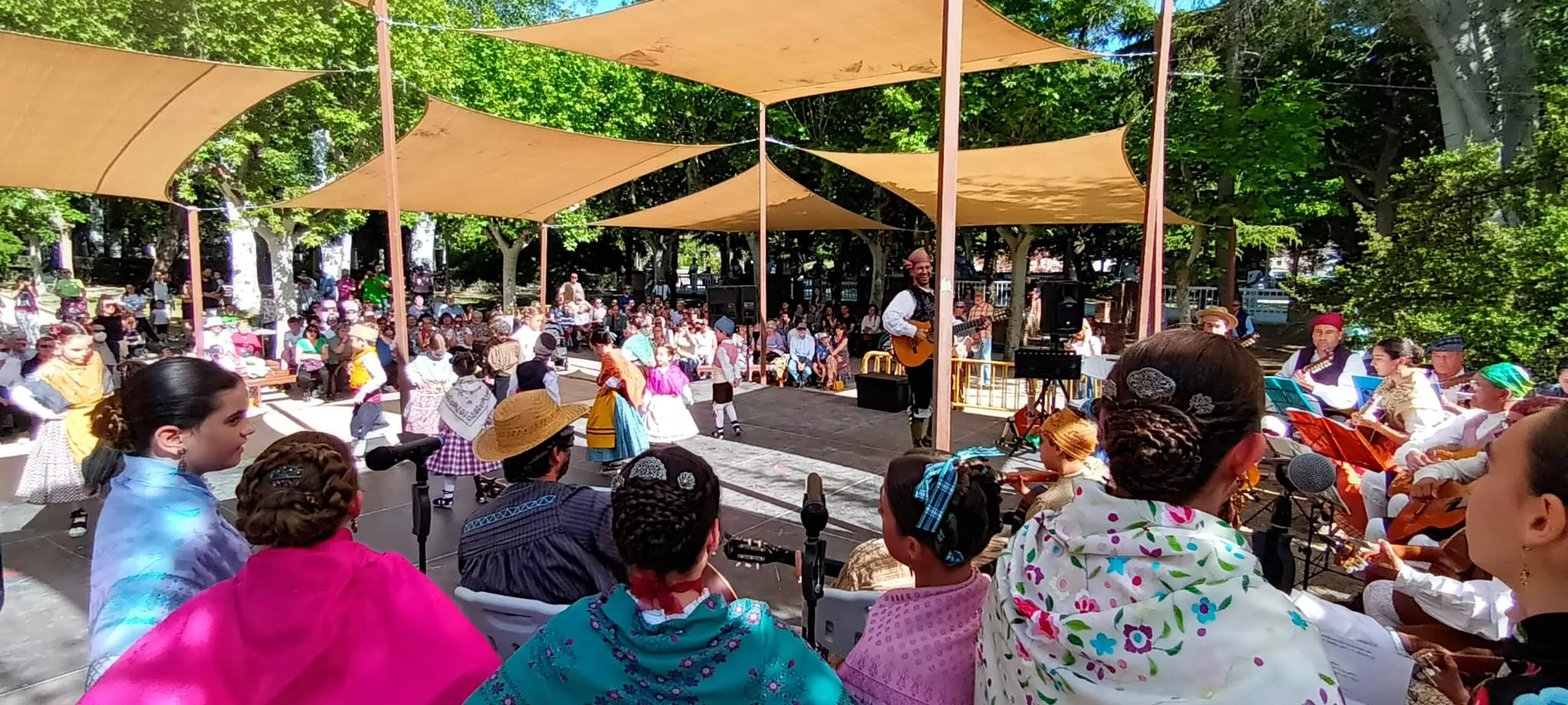 Agrupación Folklórica de Santa Cecilia en el Ciclo de Primavera 2024 