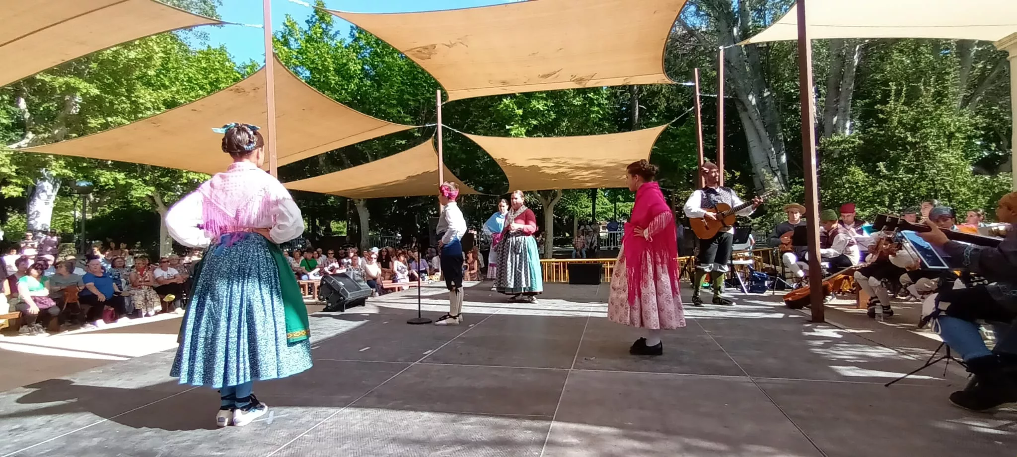 Agrupación Folklórica de Santa Cecilia en el Ciclo de Primavera 2024 