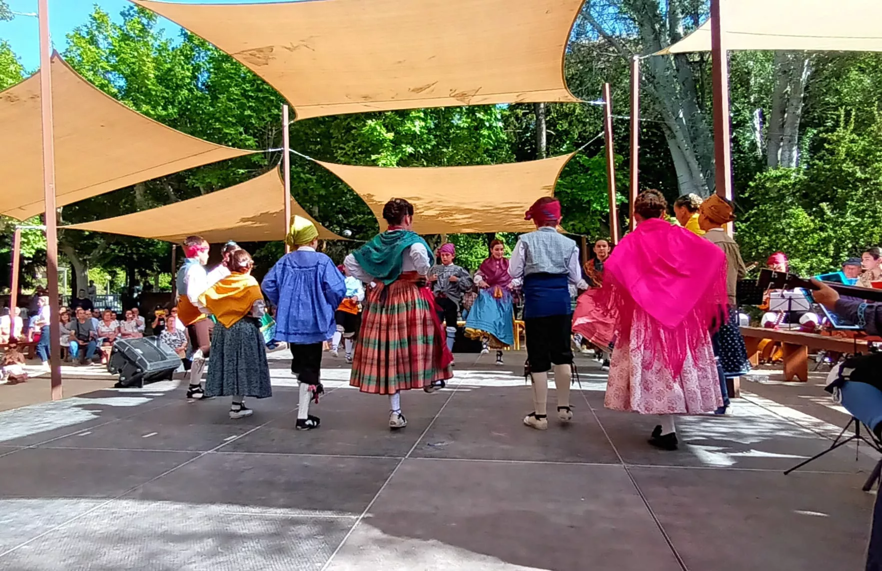 Agrupación Folklórica de Santa Cecilia en el Ciclo de Primavera 2024