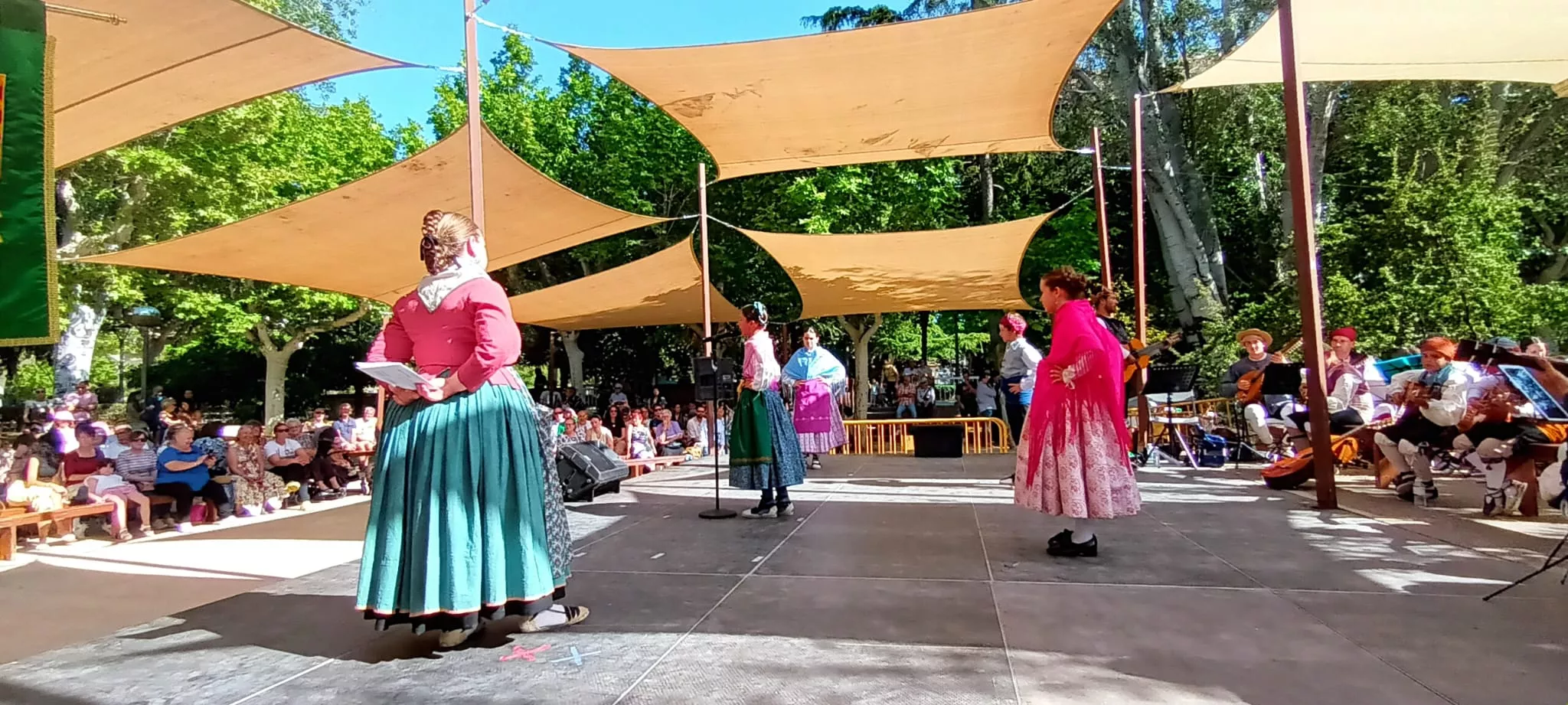 Agrupación Folklórica de Santa Cecilia en el Ciclo de Primavera 2024 