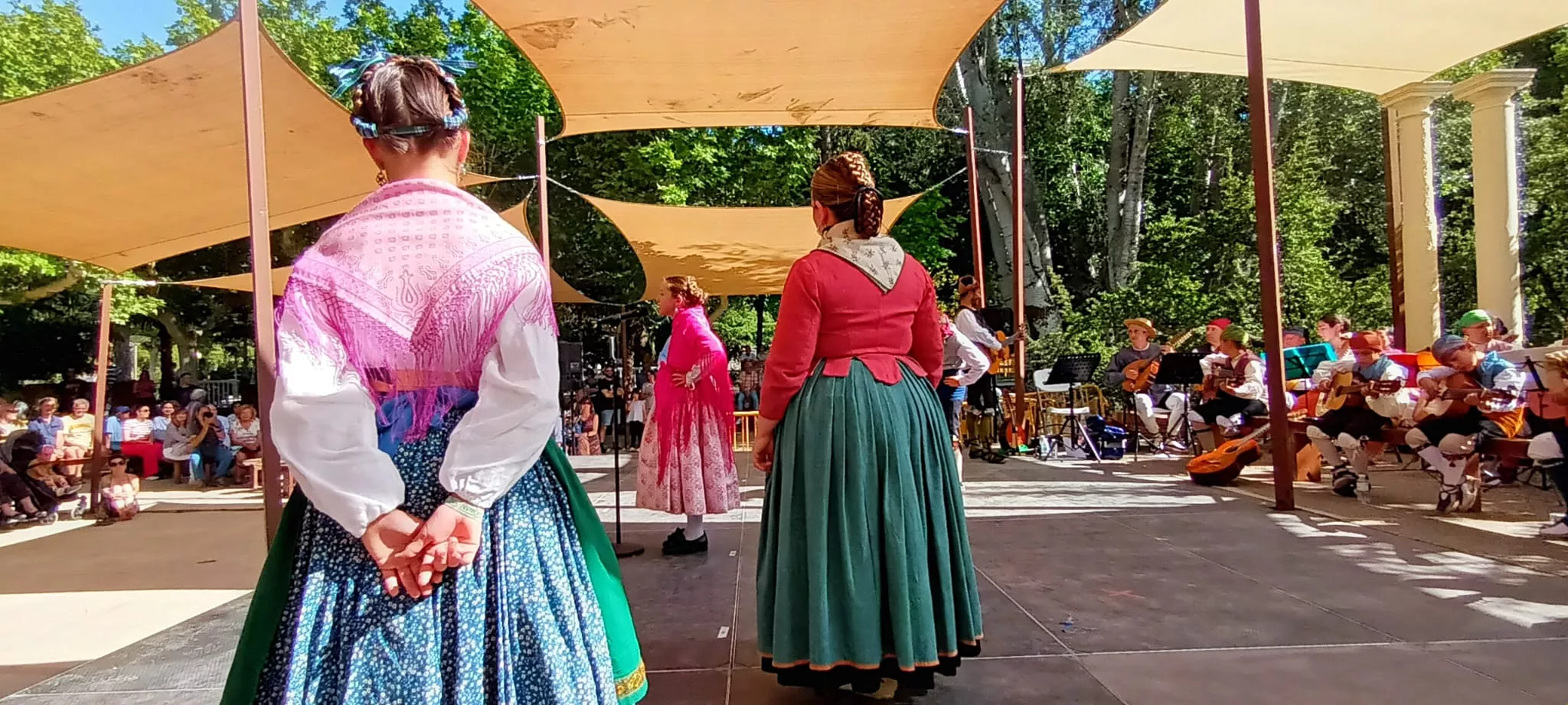 Agrupación Folklórica de Santa Cecilia en el Ciclo de Primavera 2024 