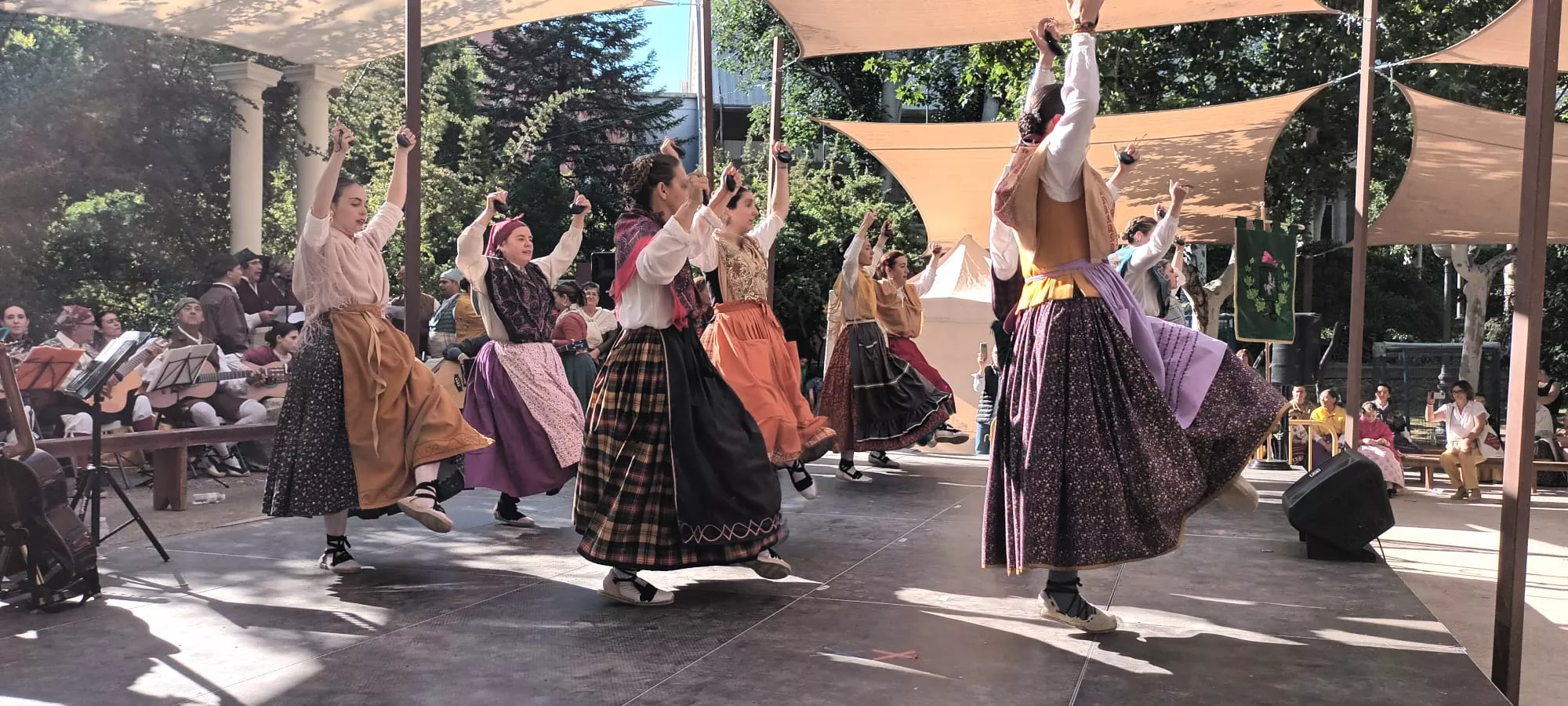 Agrupación Folklórica de Santa Cecilia en el Ciclo de Primavera 2024 