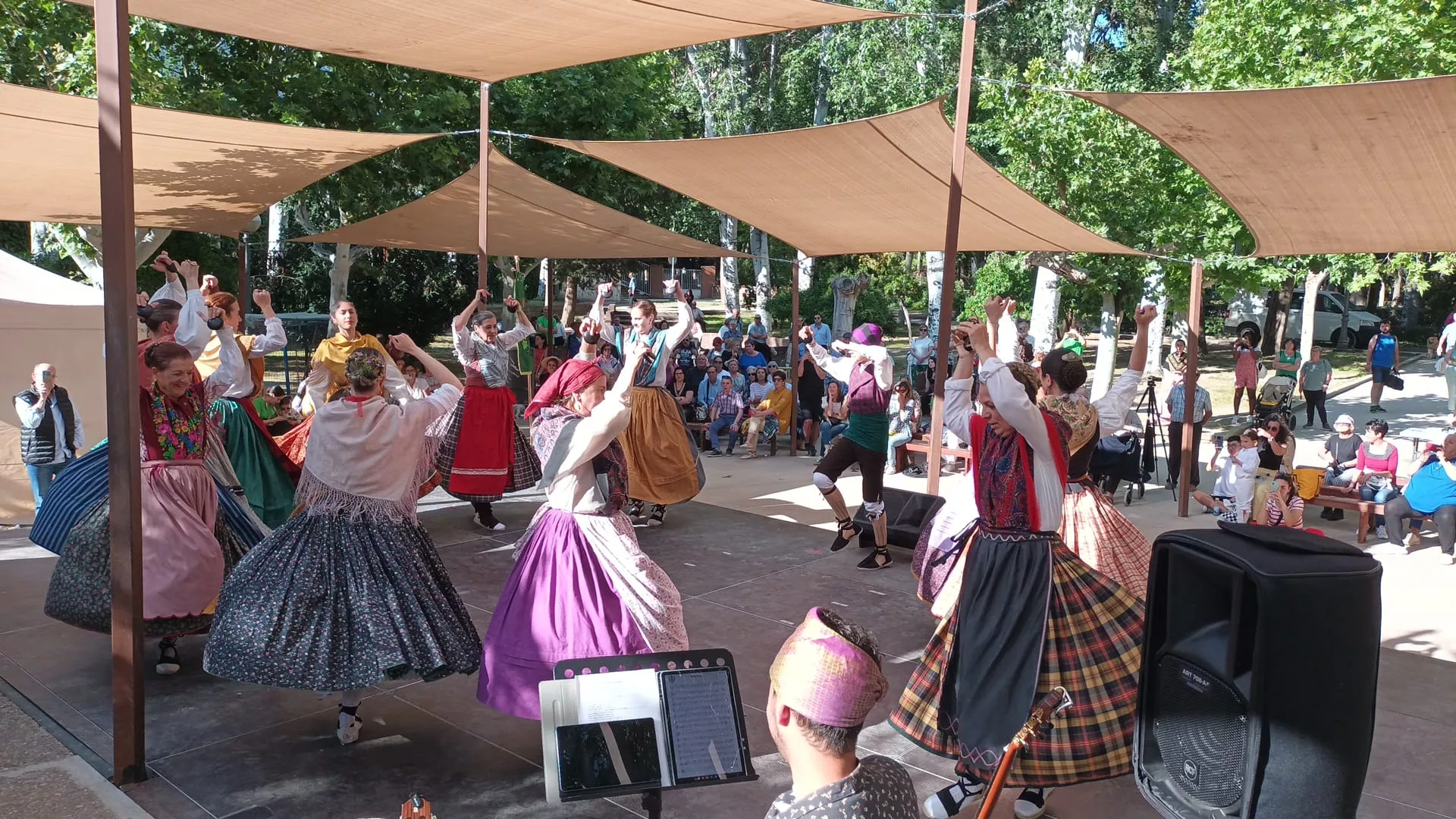 Agrupación Folklórica de Santa Cecilia en el Ciclo de Primavera 2024 