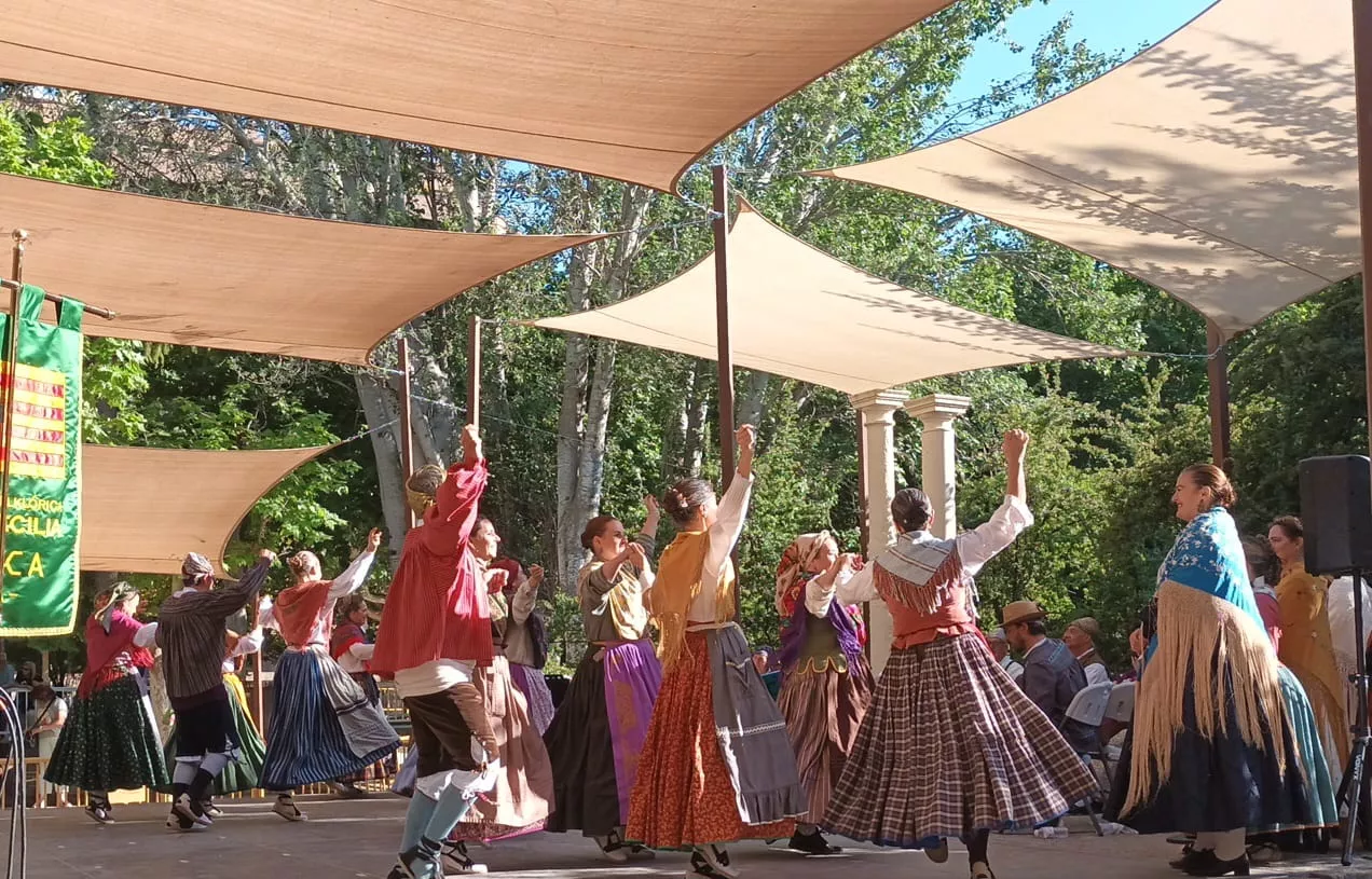 Agrupación Folklórica de Santa Cecilia en el Ciclo de Primavera 2024 