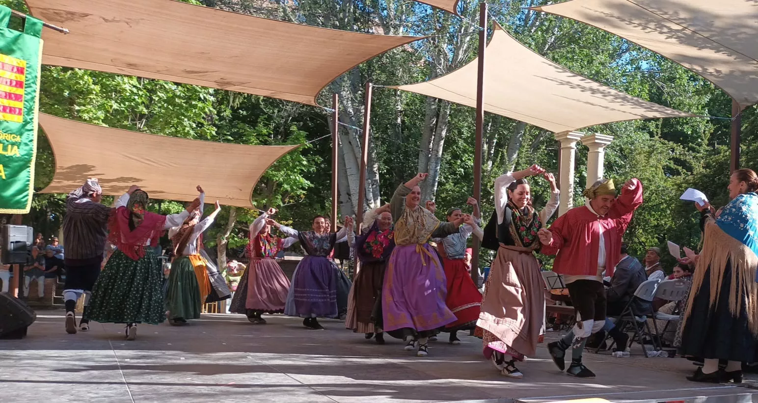 Agrupación Folklórica de Santa Cecilia en el Ciclo de Primavera 2024 