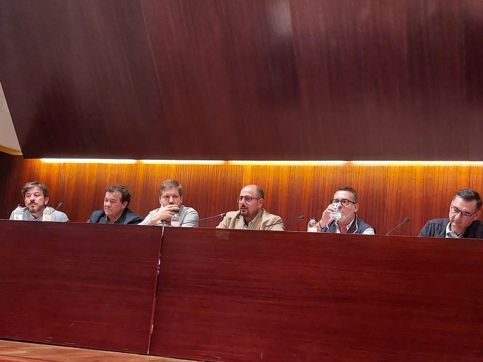 Debate sobre agricultura y ganadería de Aega