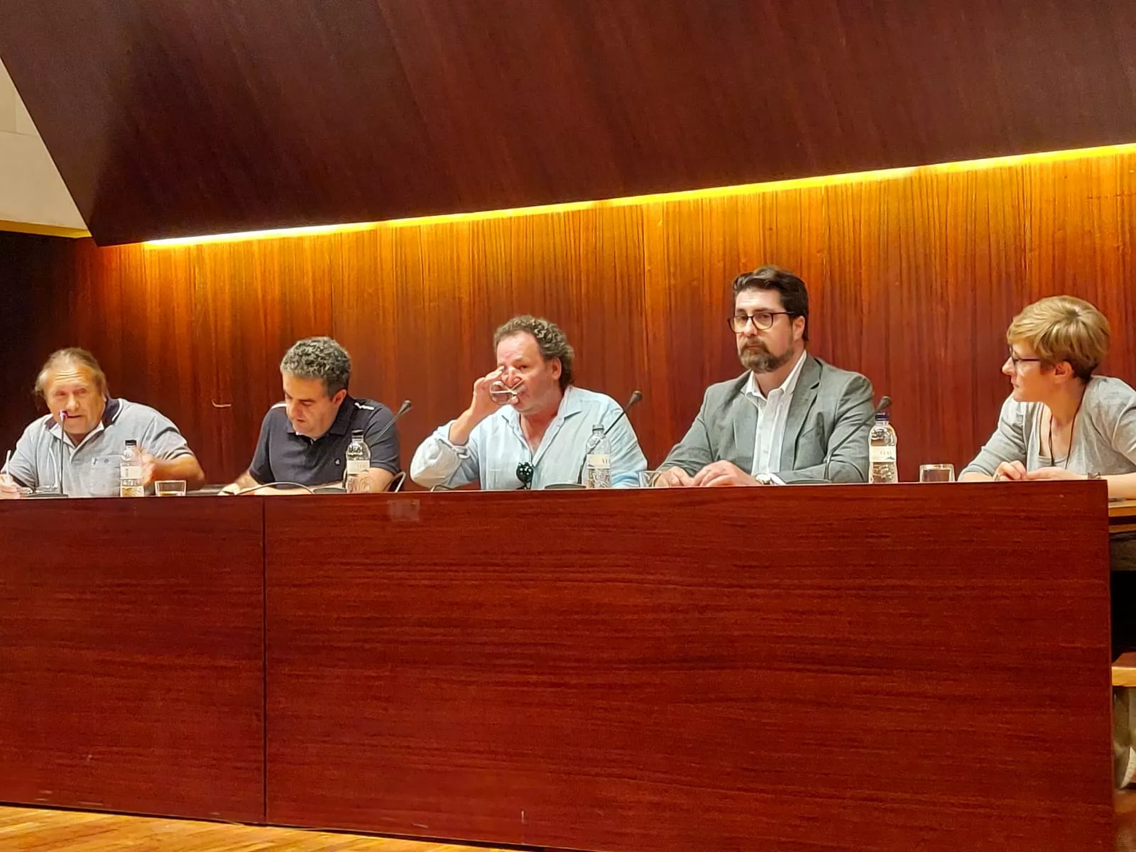 Debate sobre agricultura y ganadería de Aega