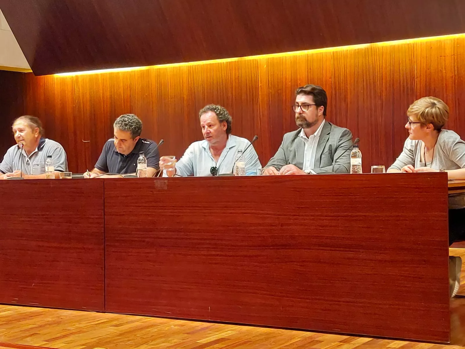 Debate sobre agricultura y ganadería de Aega