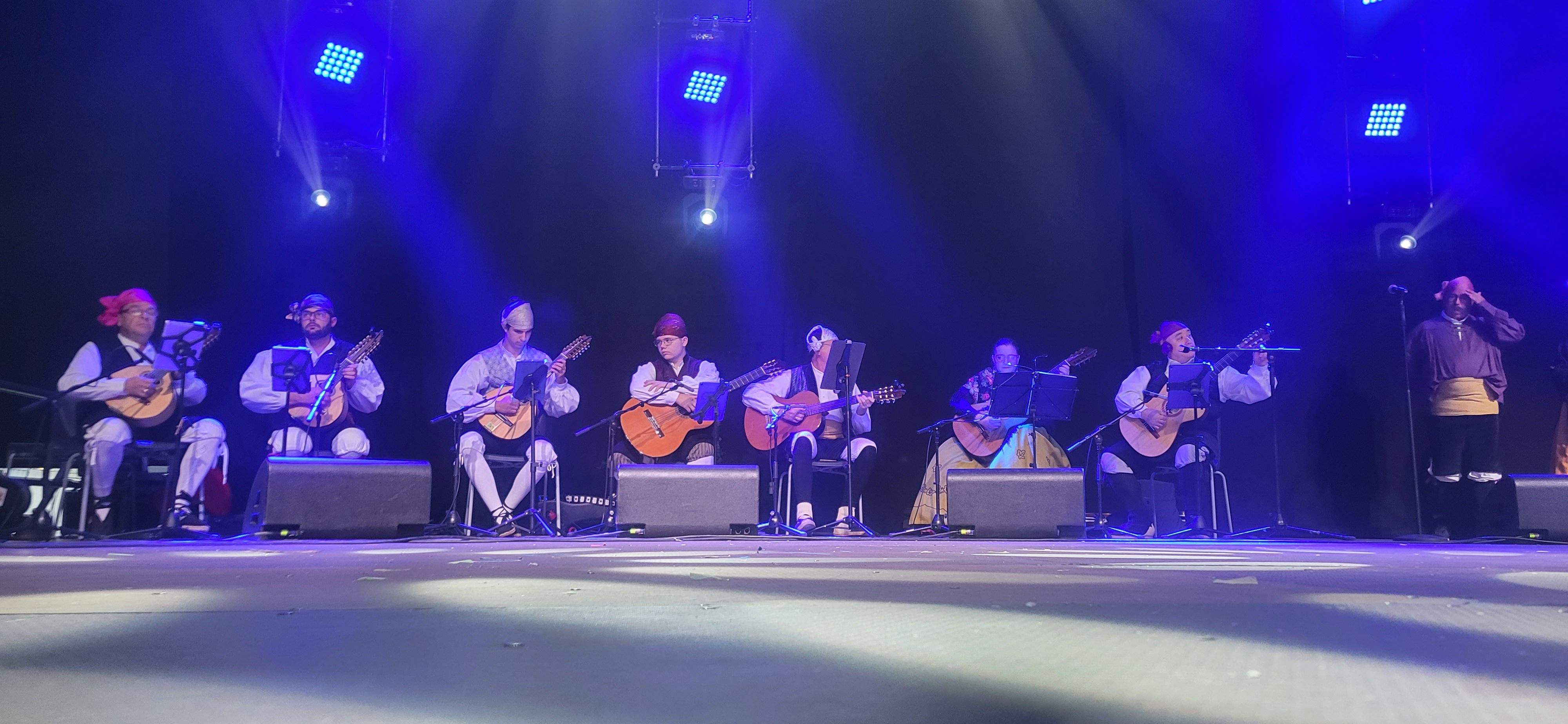 Presentación de las mairalesas del barrio de San Martín de Huesca 2022. Foto Myriam Martínez 