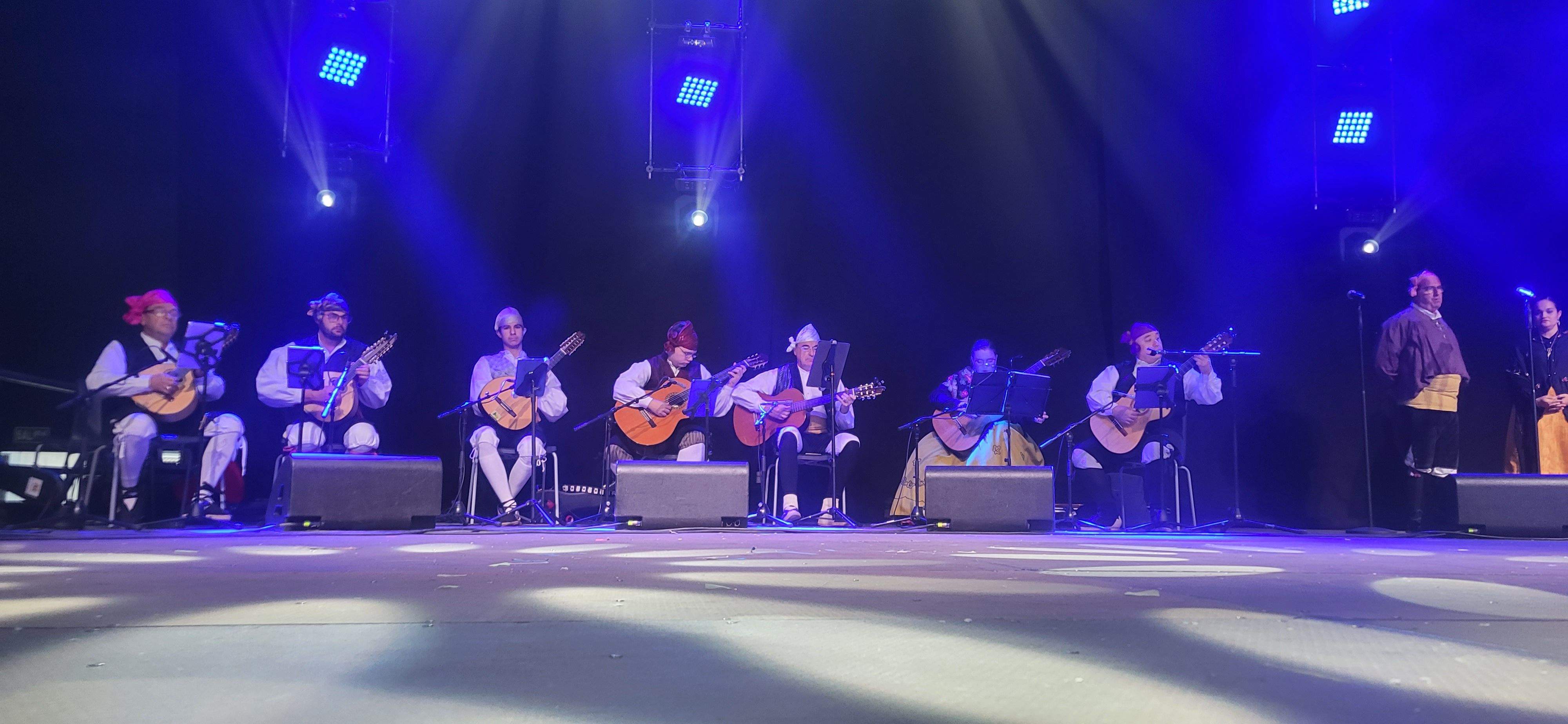 Presentación de las mairalesas del barrio de San Martín de Huesca 2022. Foto Myriam Martínez 