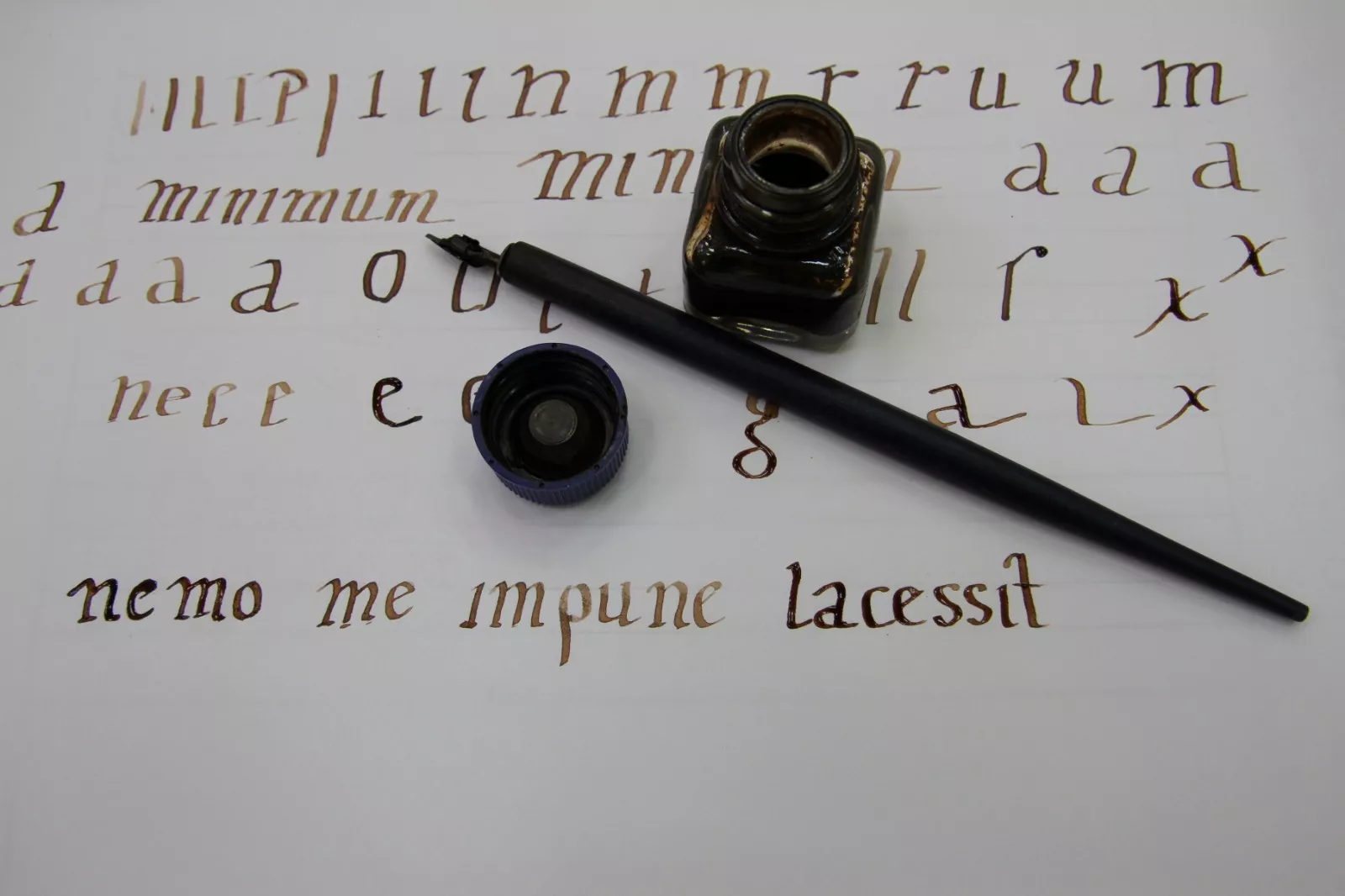 Taller de caligrafía en el Archivo Provincial de Huesca. Foto Carlos Neofato 