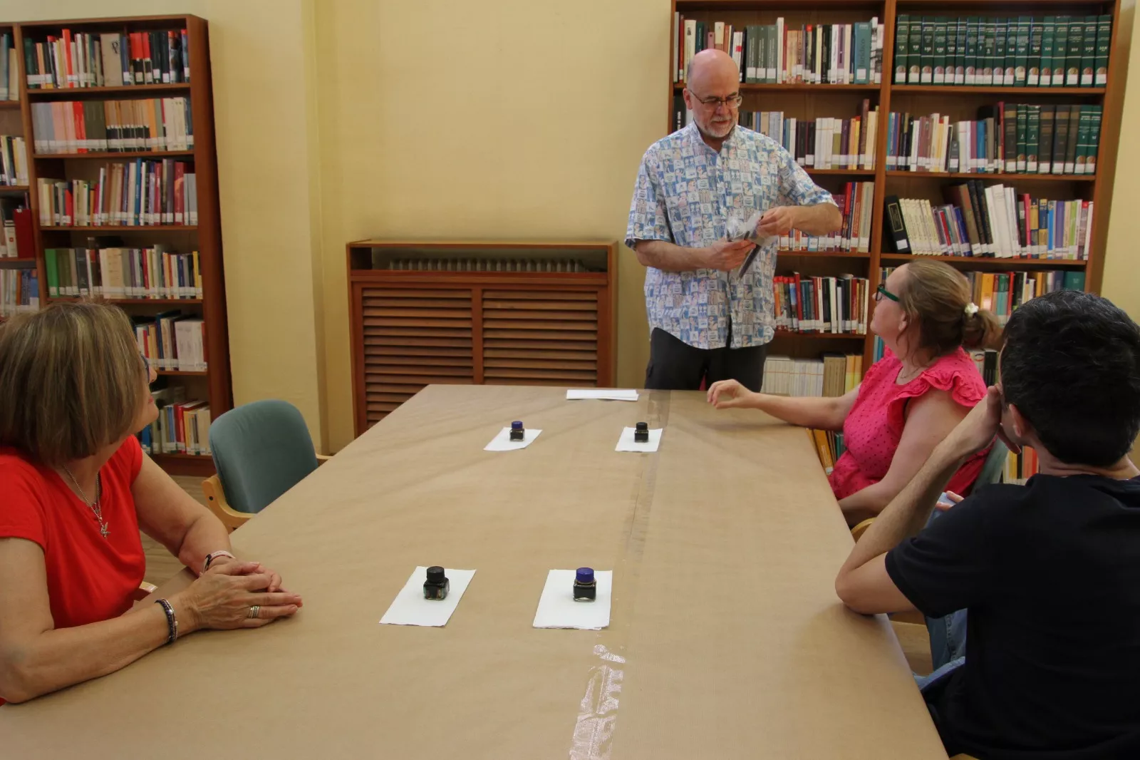 Taller de caligrafía en el Archivo Provincial de Huesca. Foto Carlos Neofato 