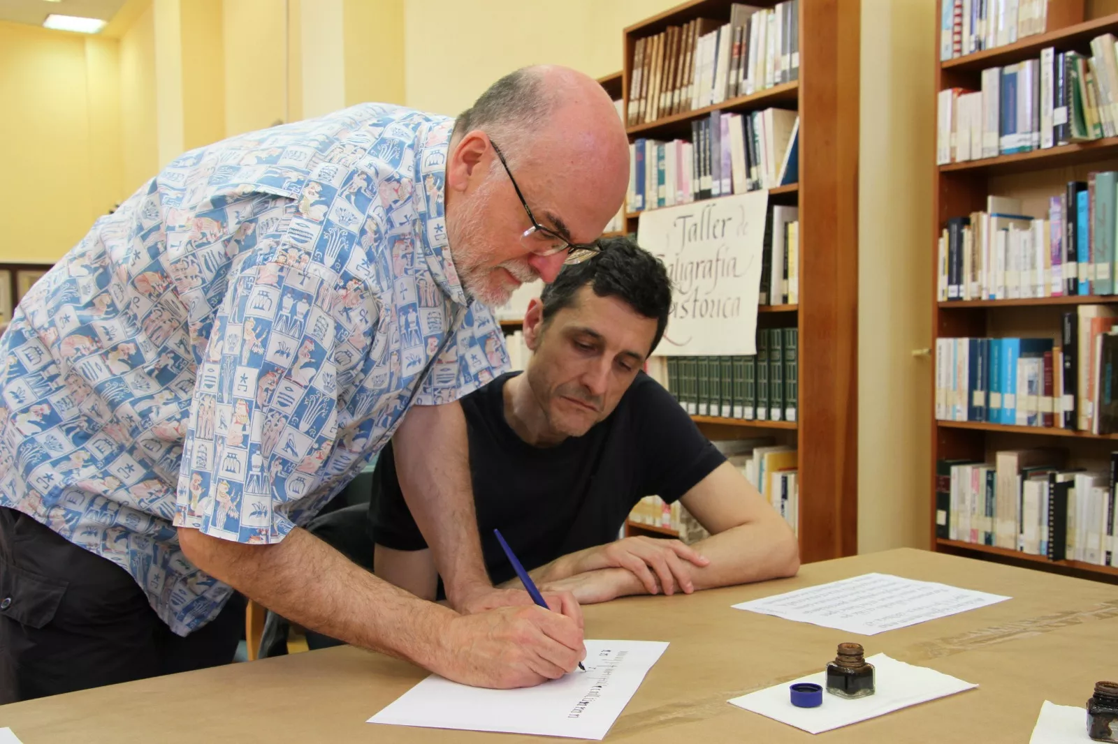 Taller de caligrafía en el Archivo Provincial de Huesca. Foto Carlos Neofato 