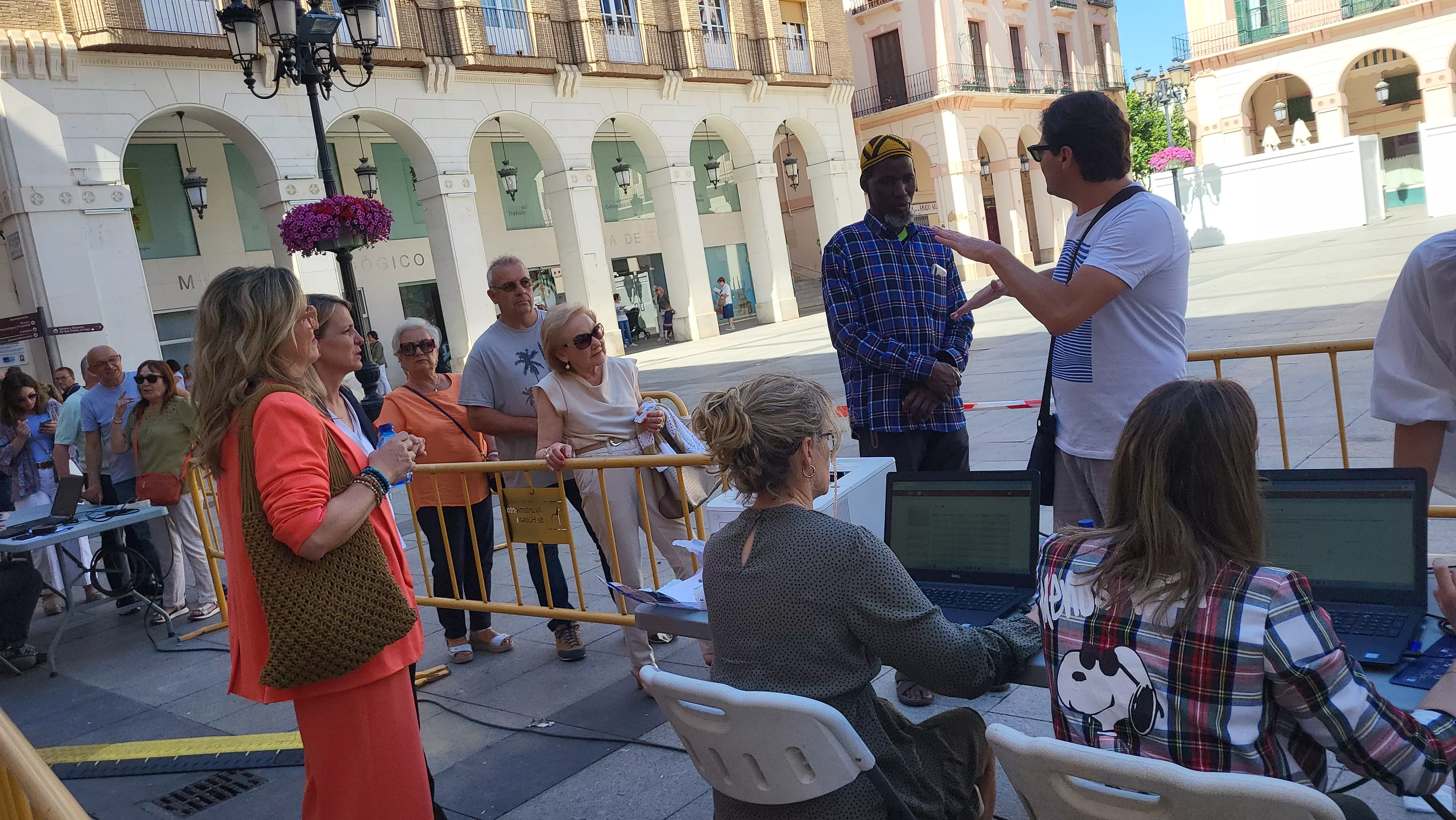  Sesión presencial de bonos impulsa en Huesca. Foto Mercedes Manterola