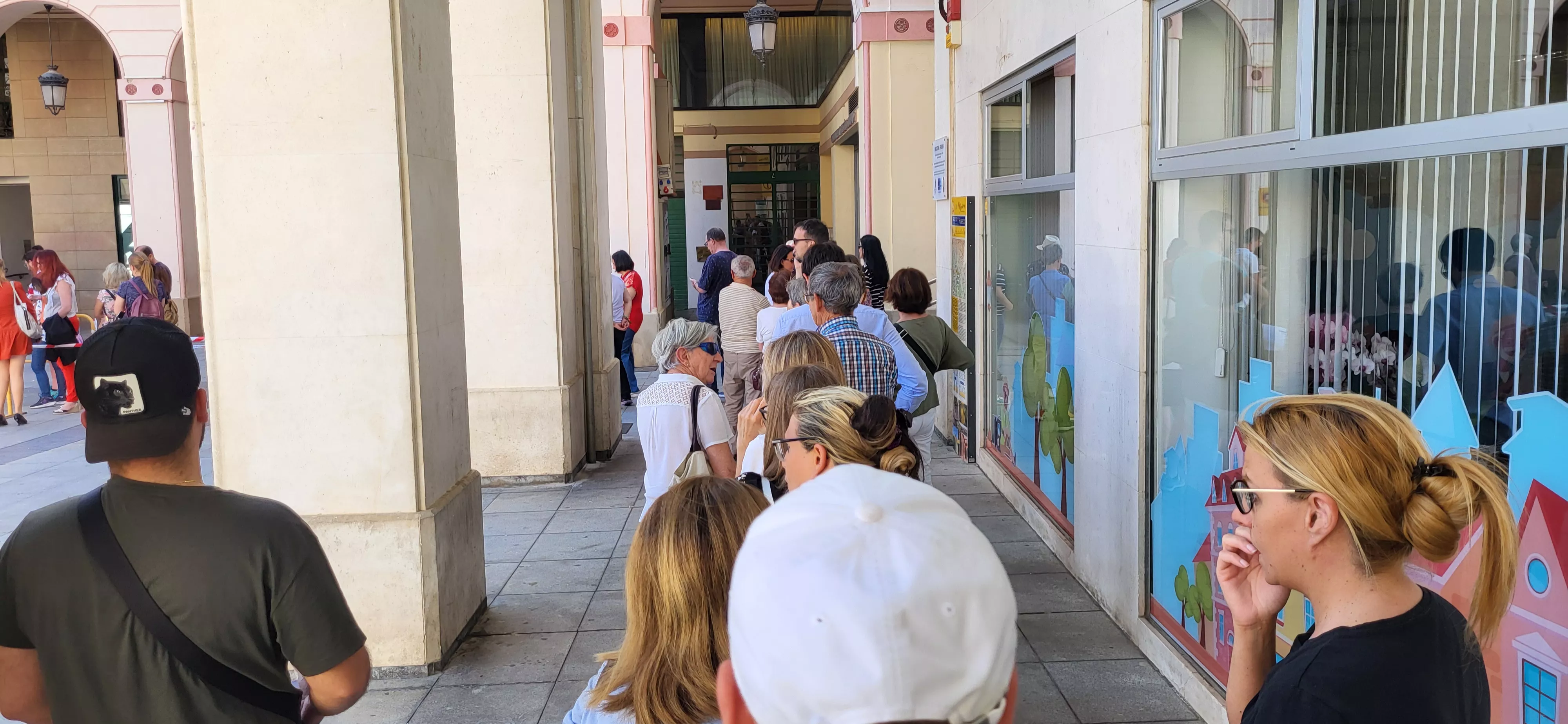  Sesión presencial de bonos impulsa en Huesca. Foto Mercedes Manterola