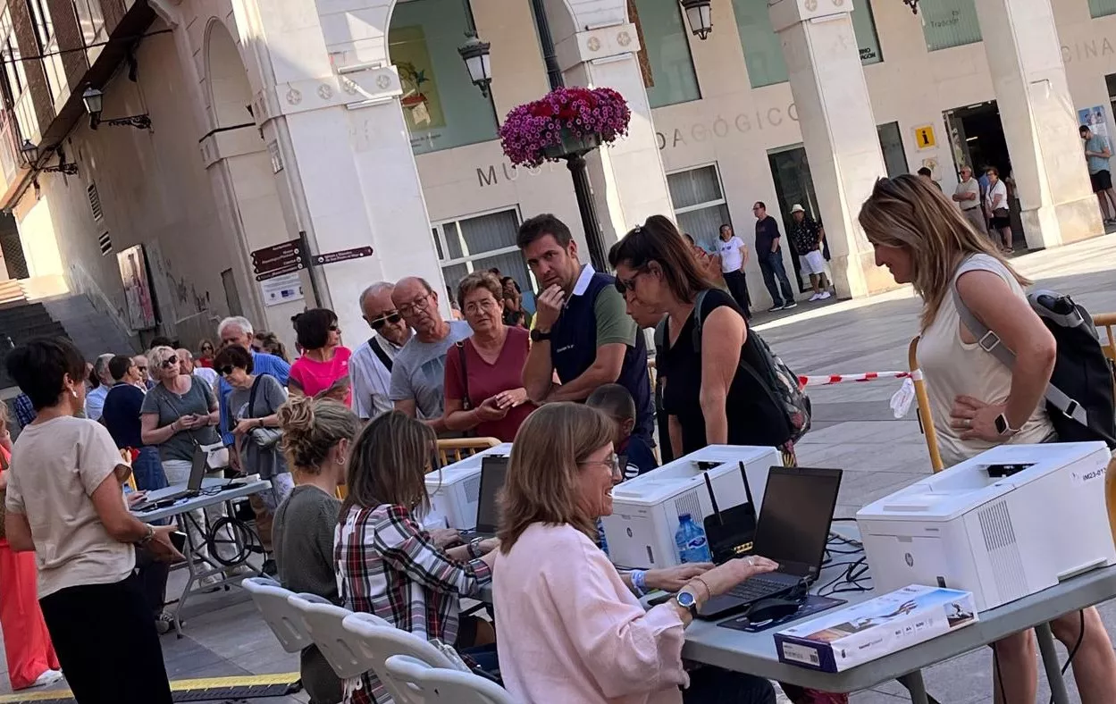  Sesión presencial de bonos impulsa en Huesca. Foto Mercedes Manterola