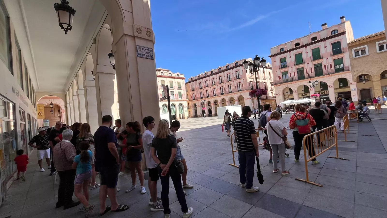  Sesión presencial de bonos impulsa en Huesca. Foto Mercedes Manterola