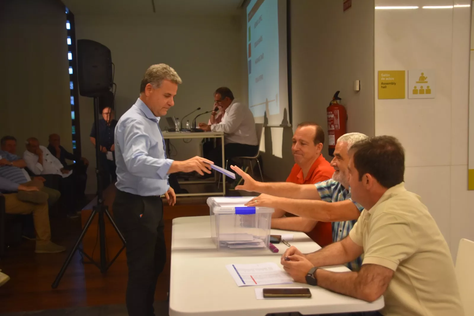 Asamblea UD Barbastro. Foto: Noemí Labara.