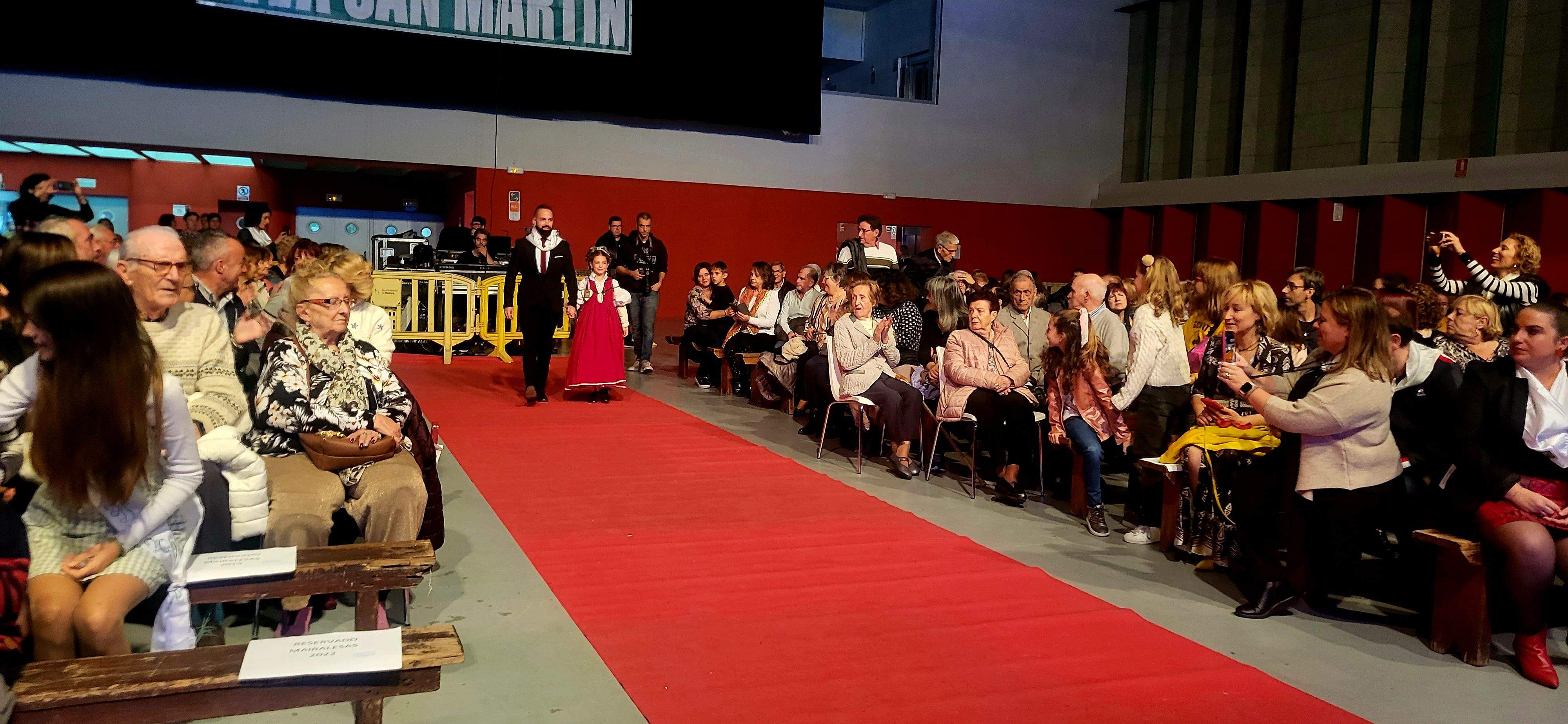 Presentación de las mairalesas del barrio de San Martín de Huesca 2022. Foto Myriam Martínez 